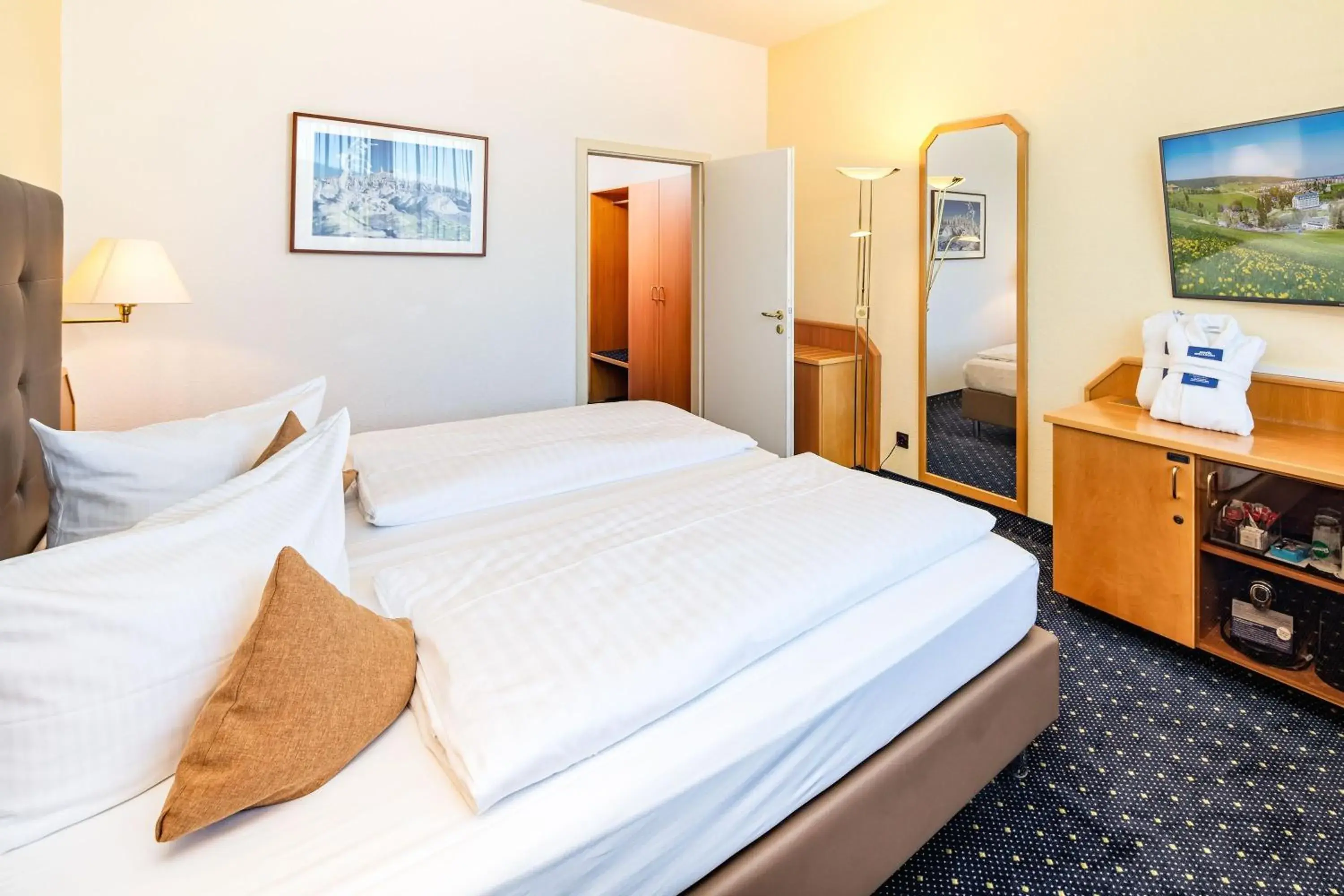 Bed in Best Western Ahorn Hotel Oberwiesenthal – Adults Only Bed in Best Western Ahorn Hotel Oberwiesenthal – Adults Only
