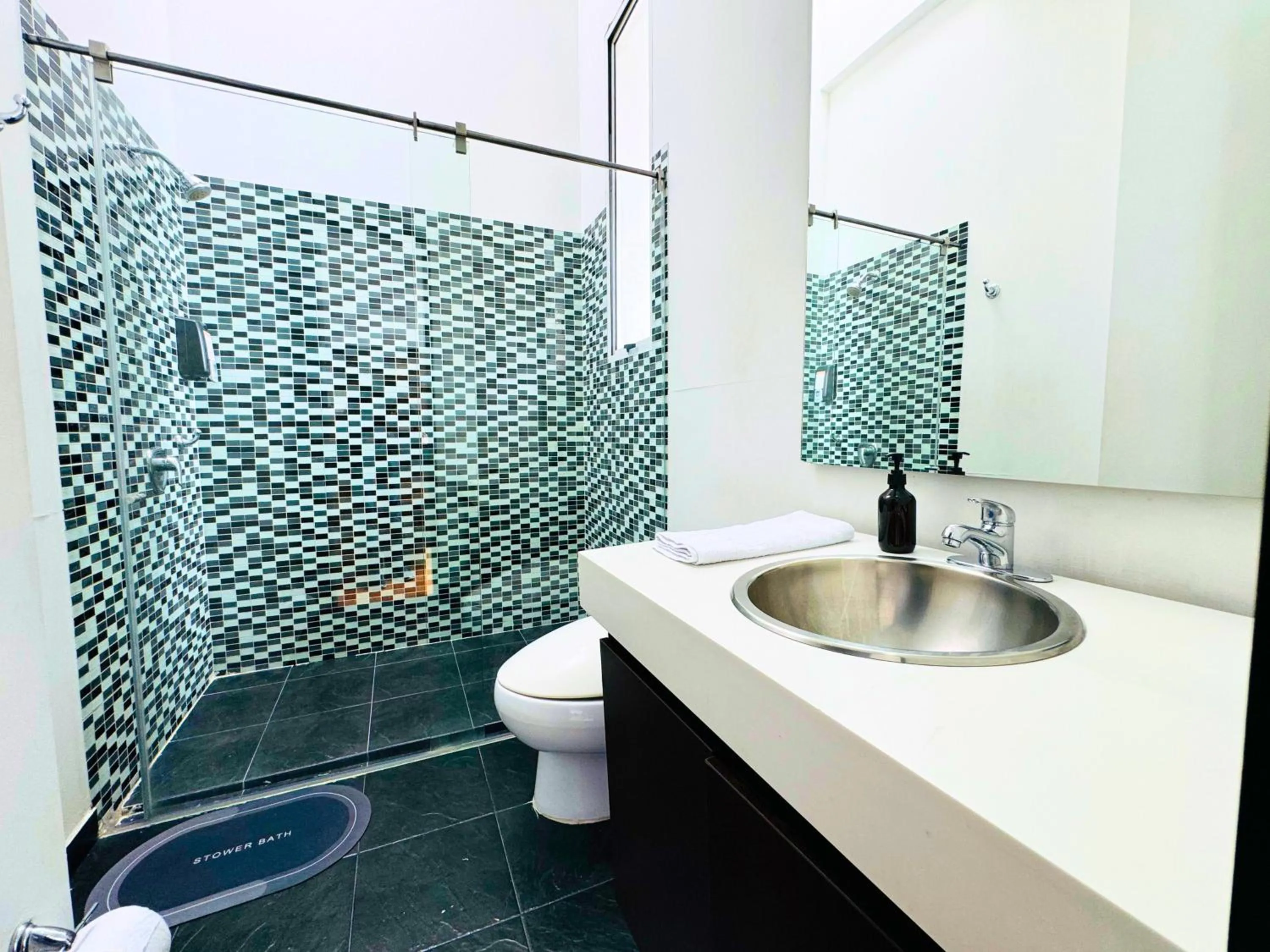 Shower in Aparta Suite Continental Bogotá