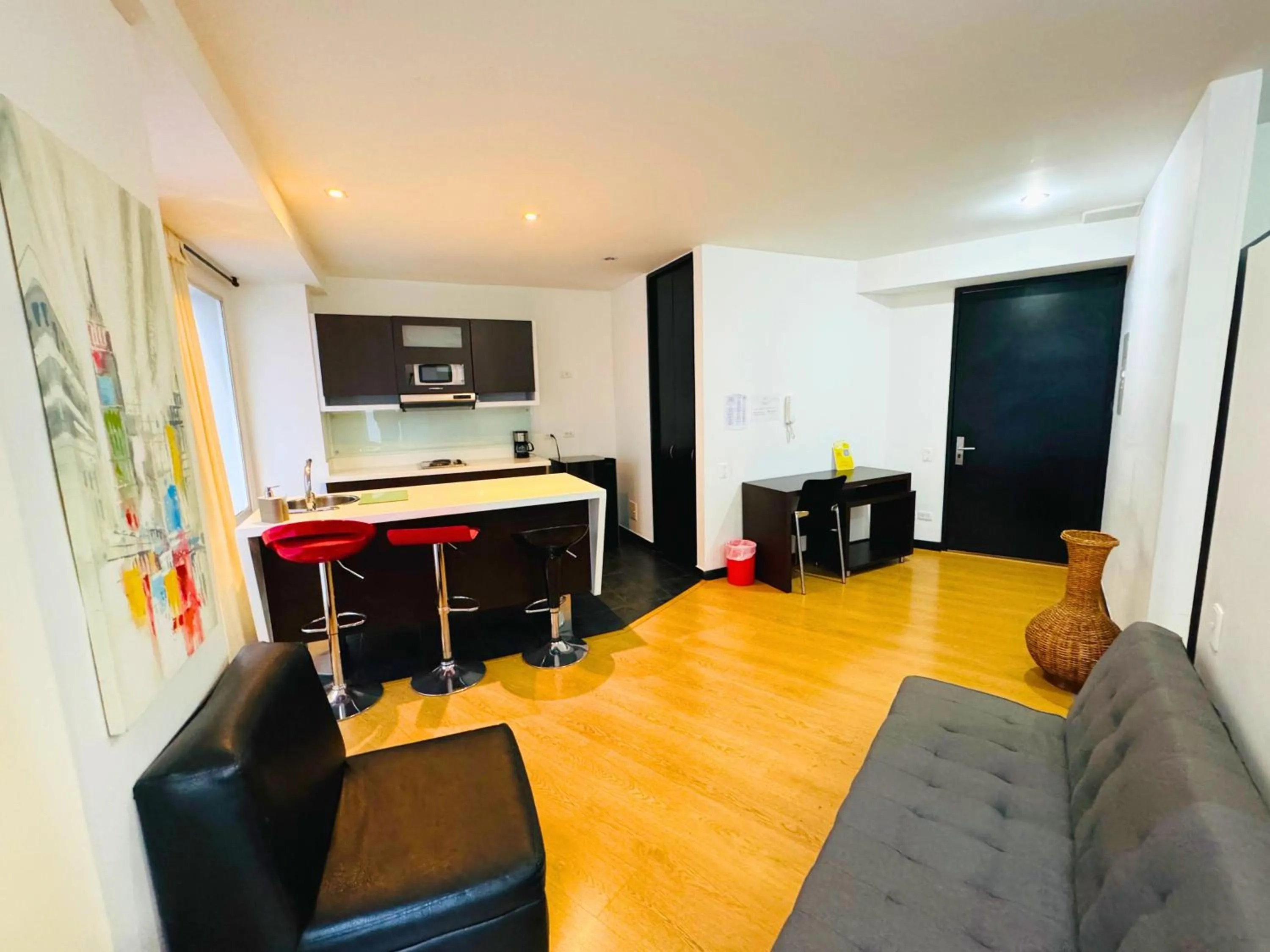 Kitchen or kitchenette in Aparta Suite Continental Bogotá