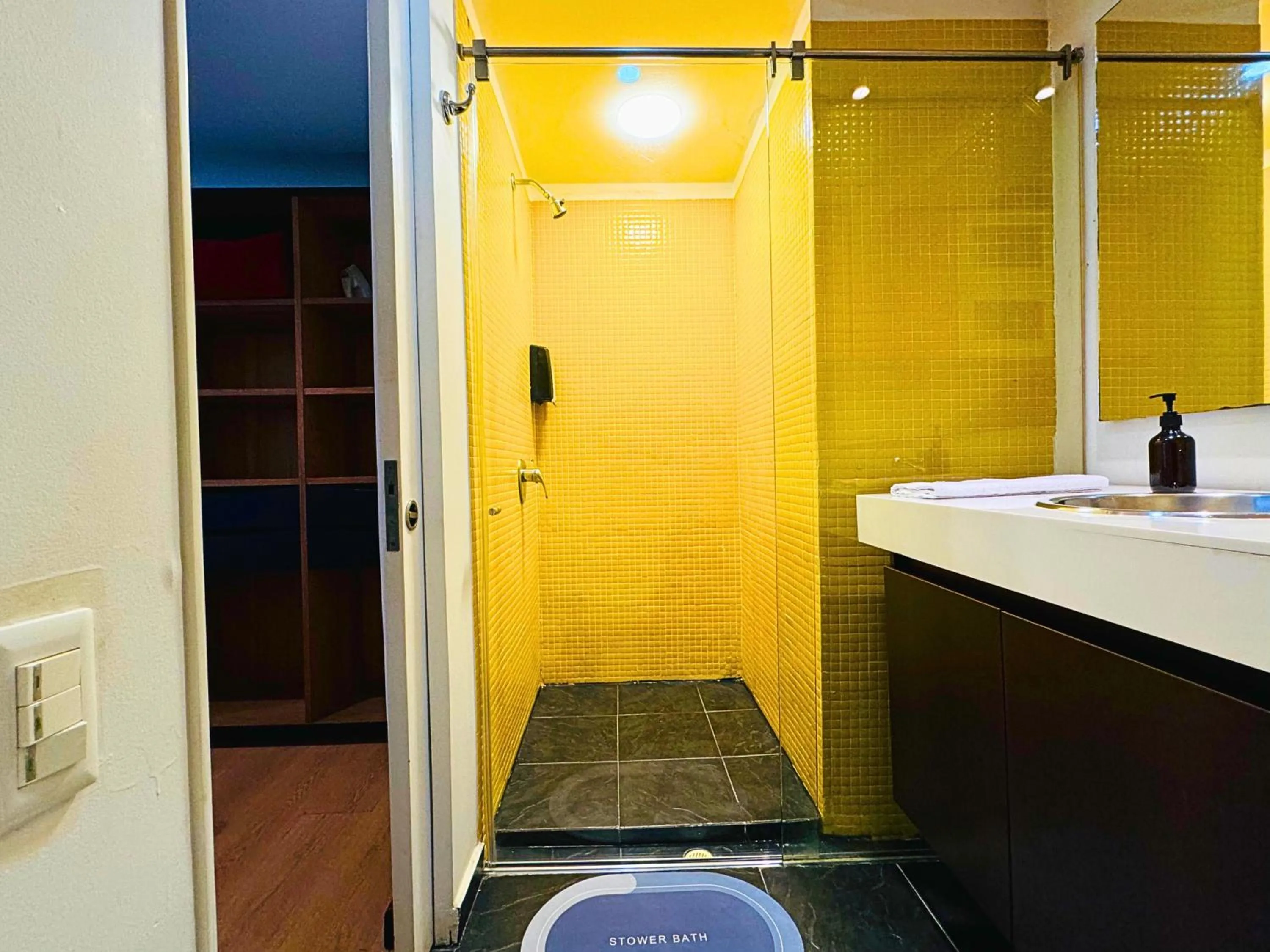 Shower in Aparta Suite Continental Bogotá