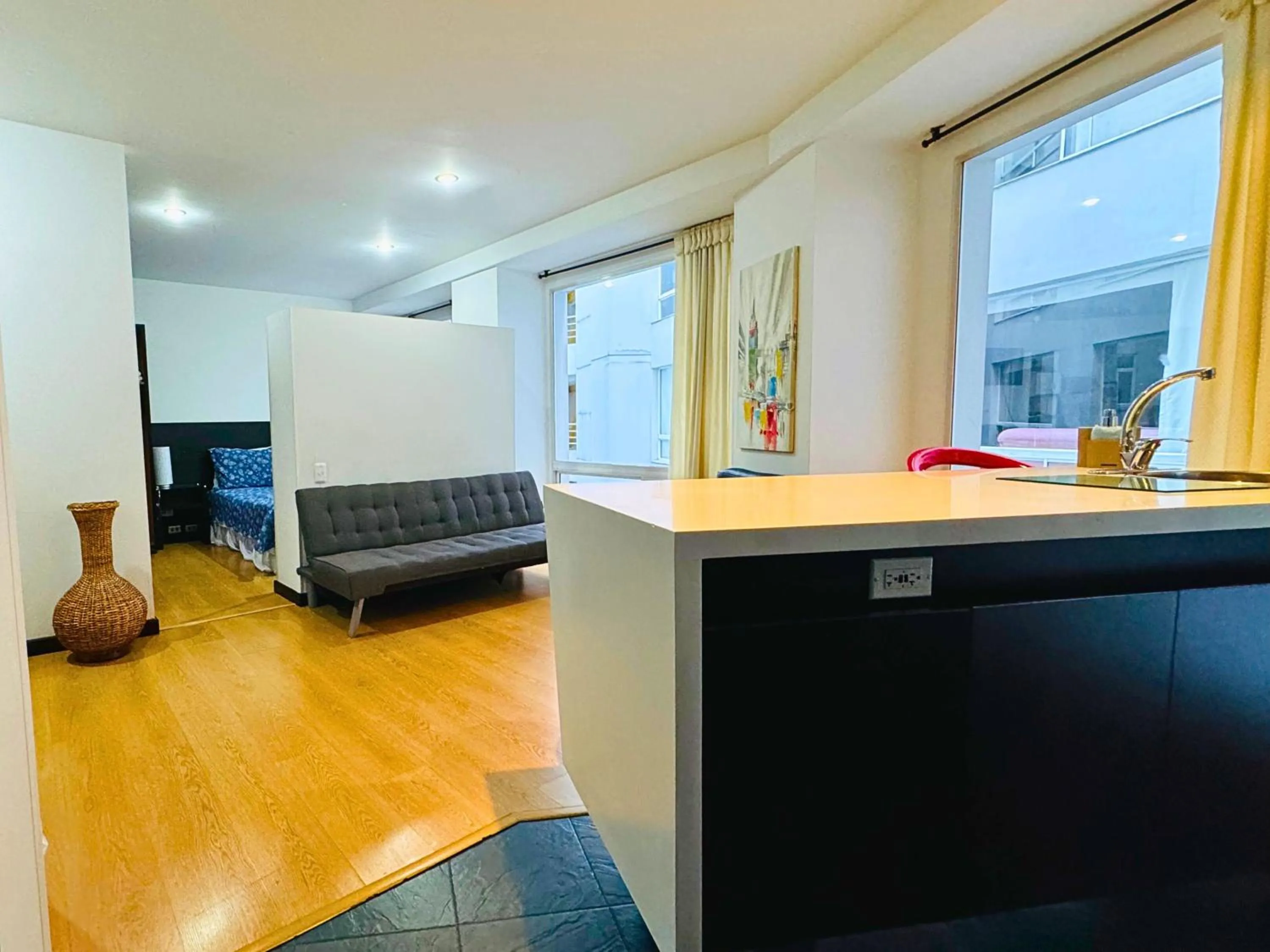 Living room in Aparta Suite Continental Bogotá