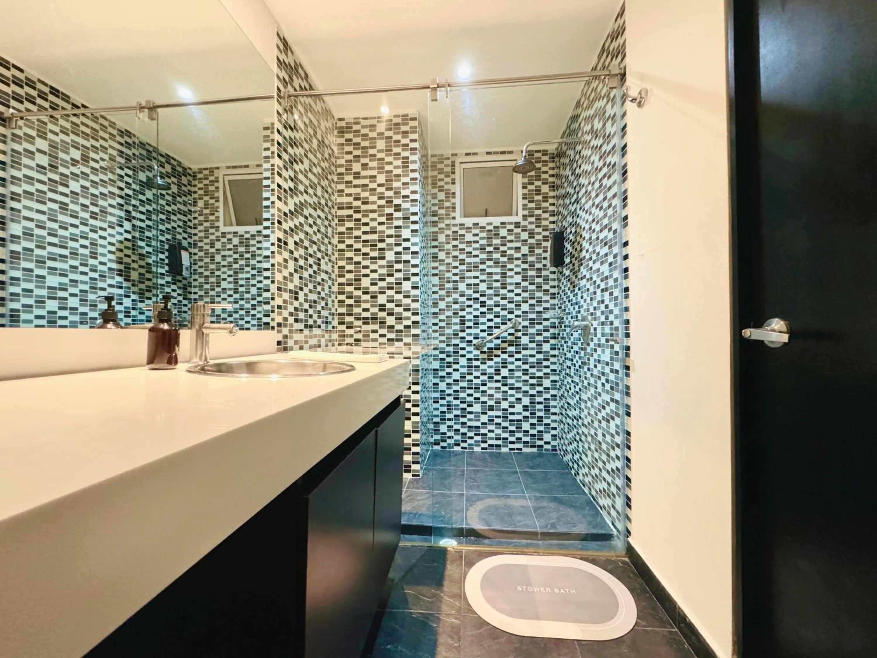 Shower in Aparta Suite Continental Bogotá
