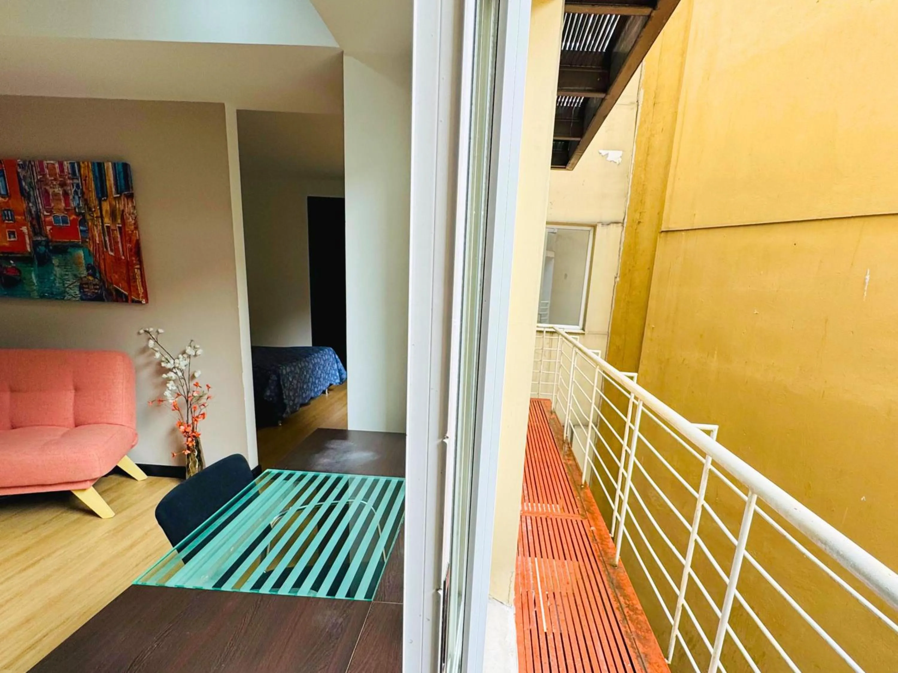 Balcony/Terrace, Bed in Aparta Suite Continental Bogotá