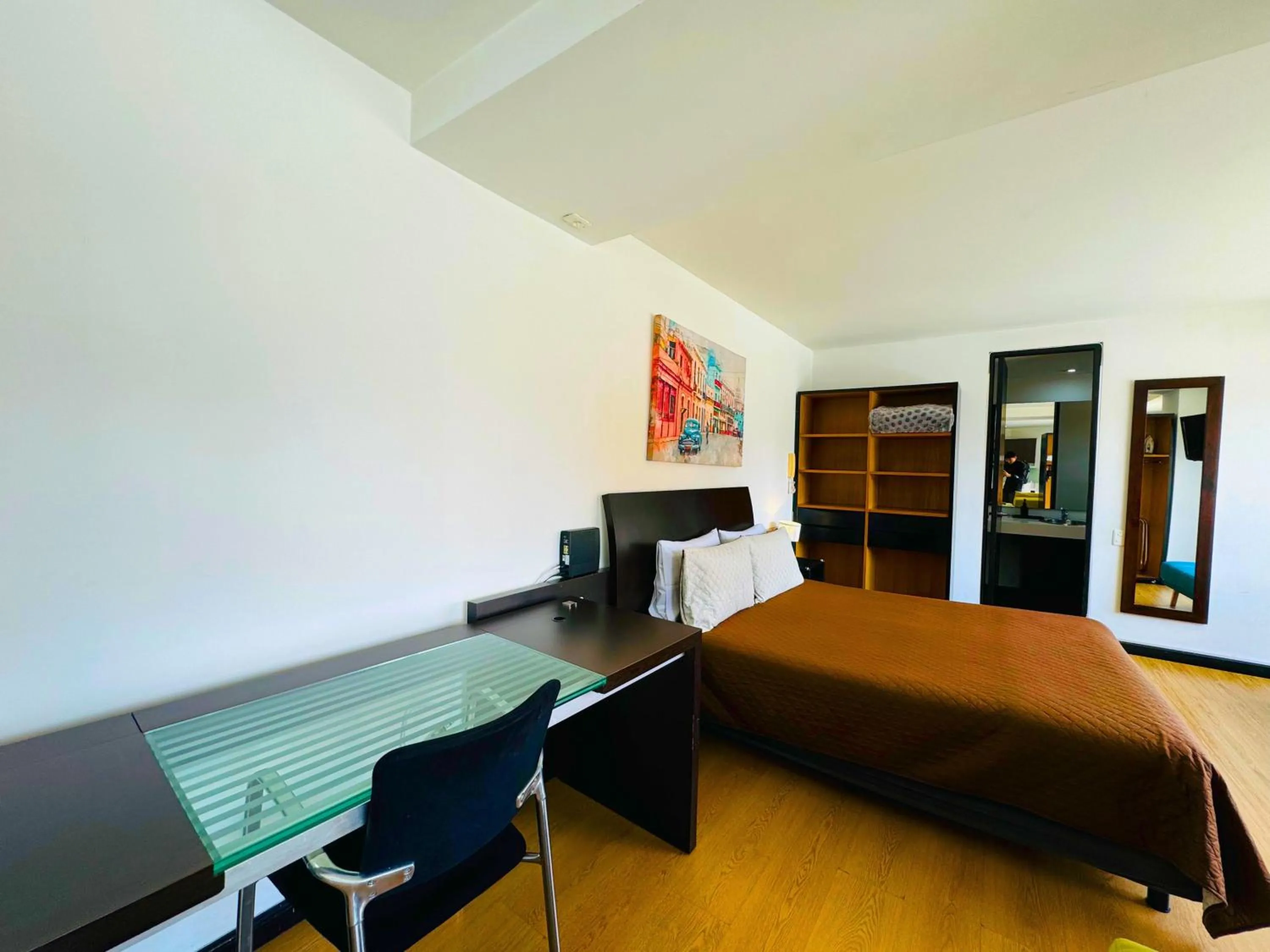 Photo of the whole room, Bed in Aparta Suite Continental Bogotá