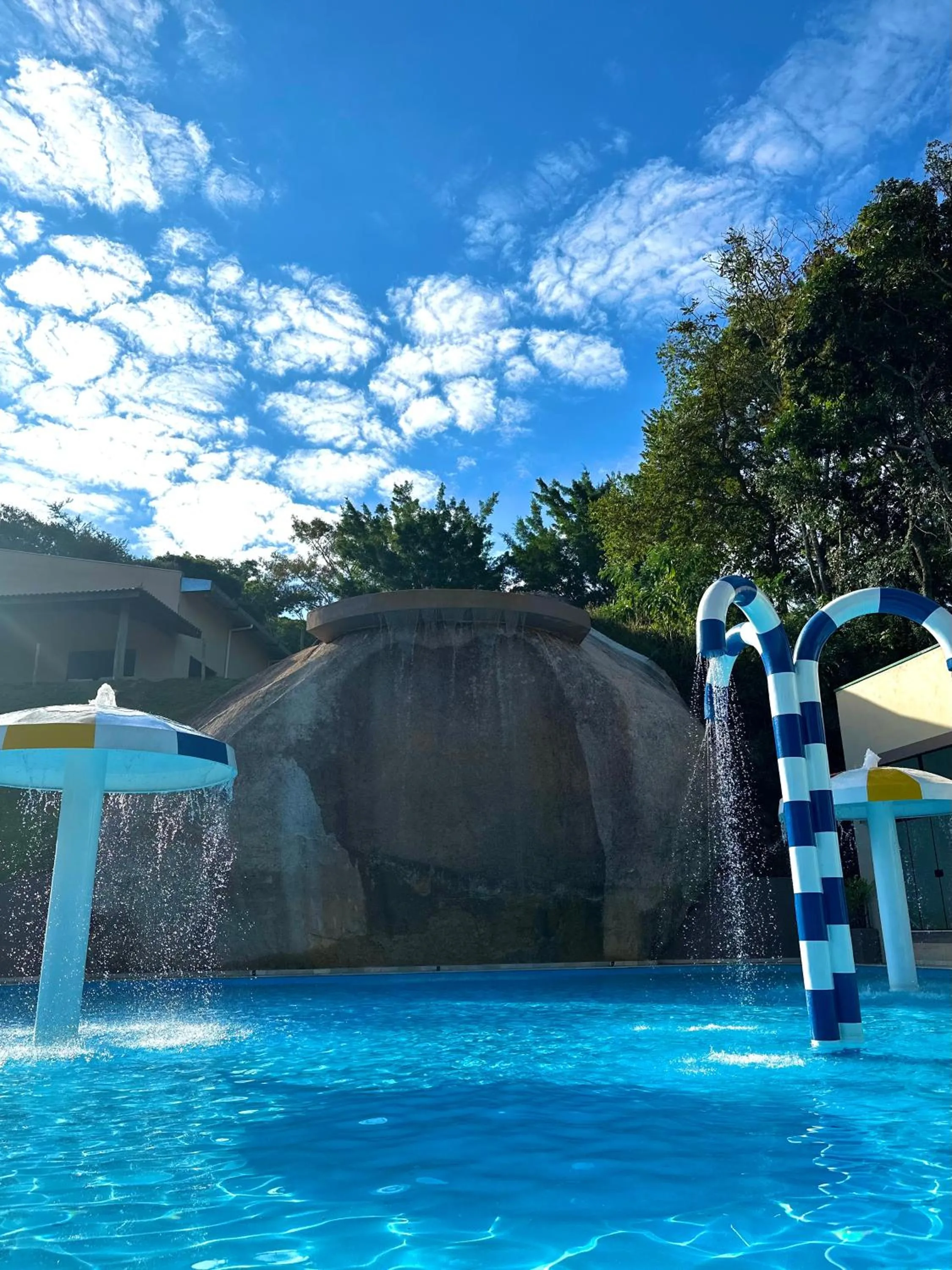 Swimming pool in Hotel Campestre Atibaia