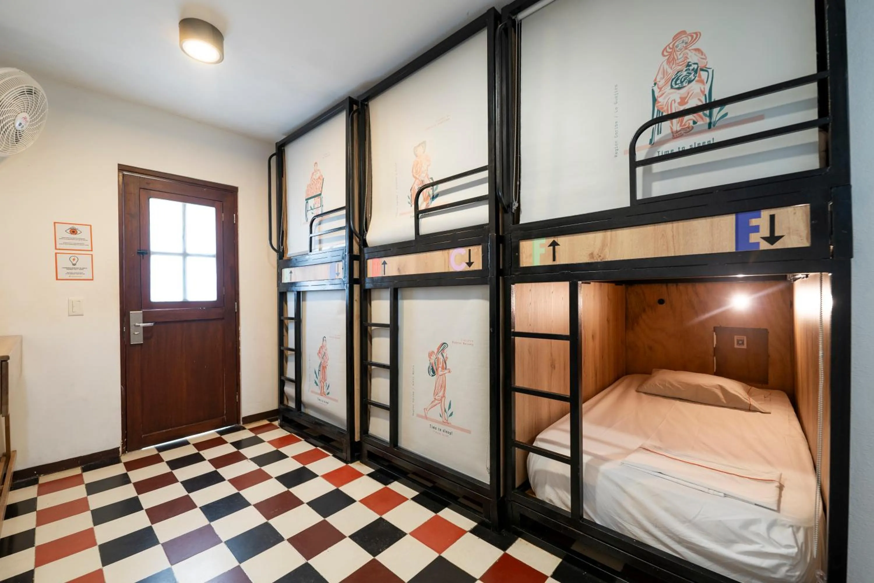 Single Bed in 6-Bed Dormitory Room with A/C in Masaya Santa Marta