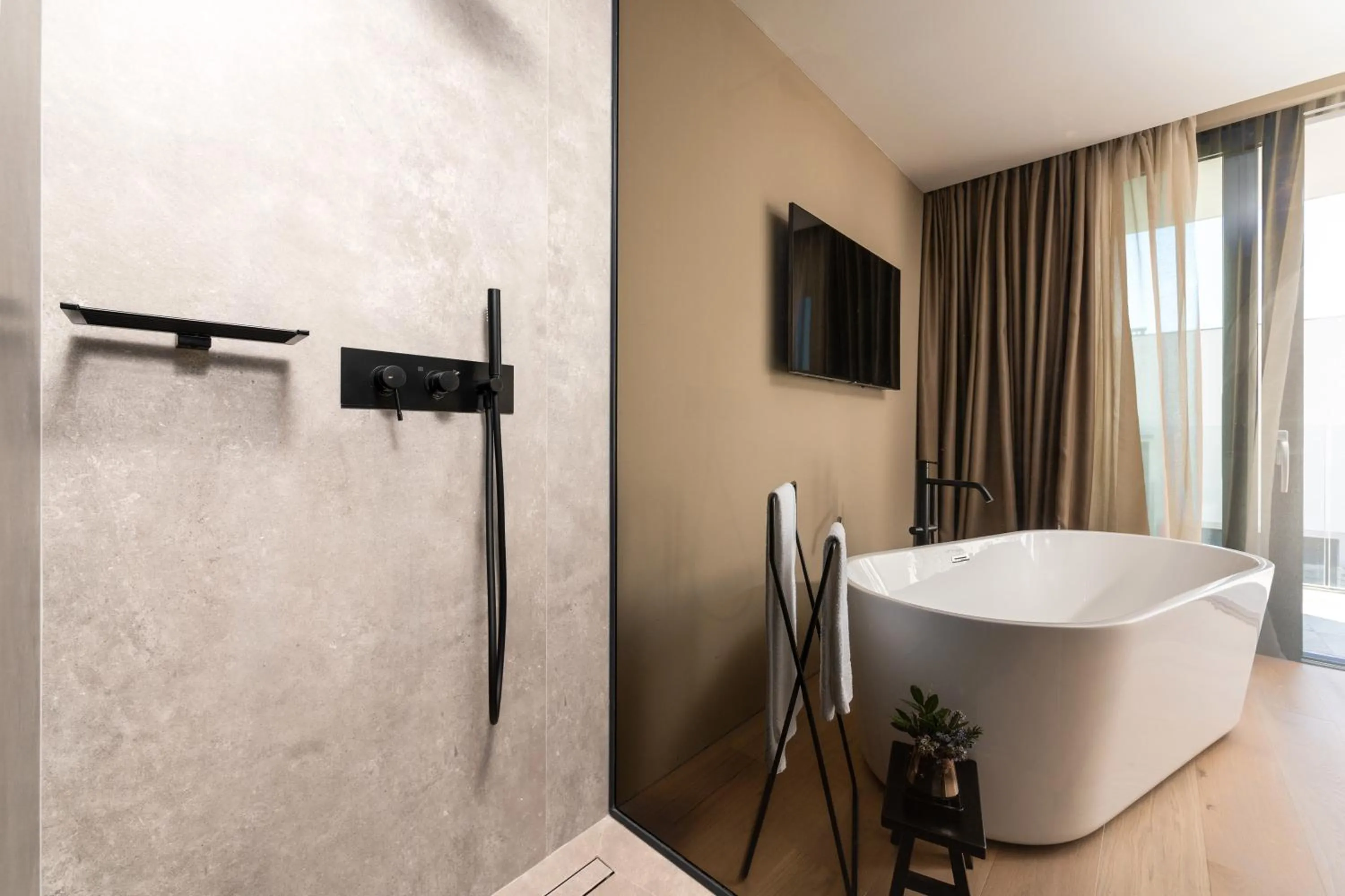 Bathroom in Luxury Villa Aruna