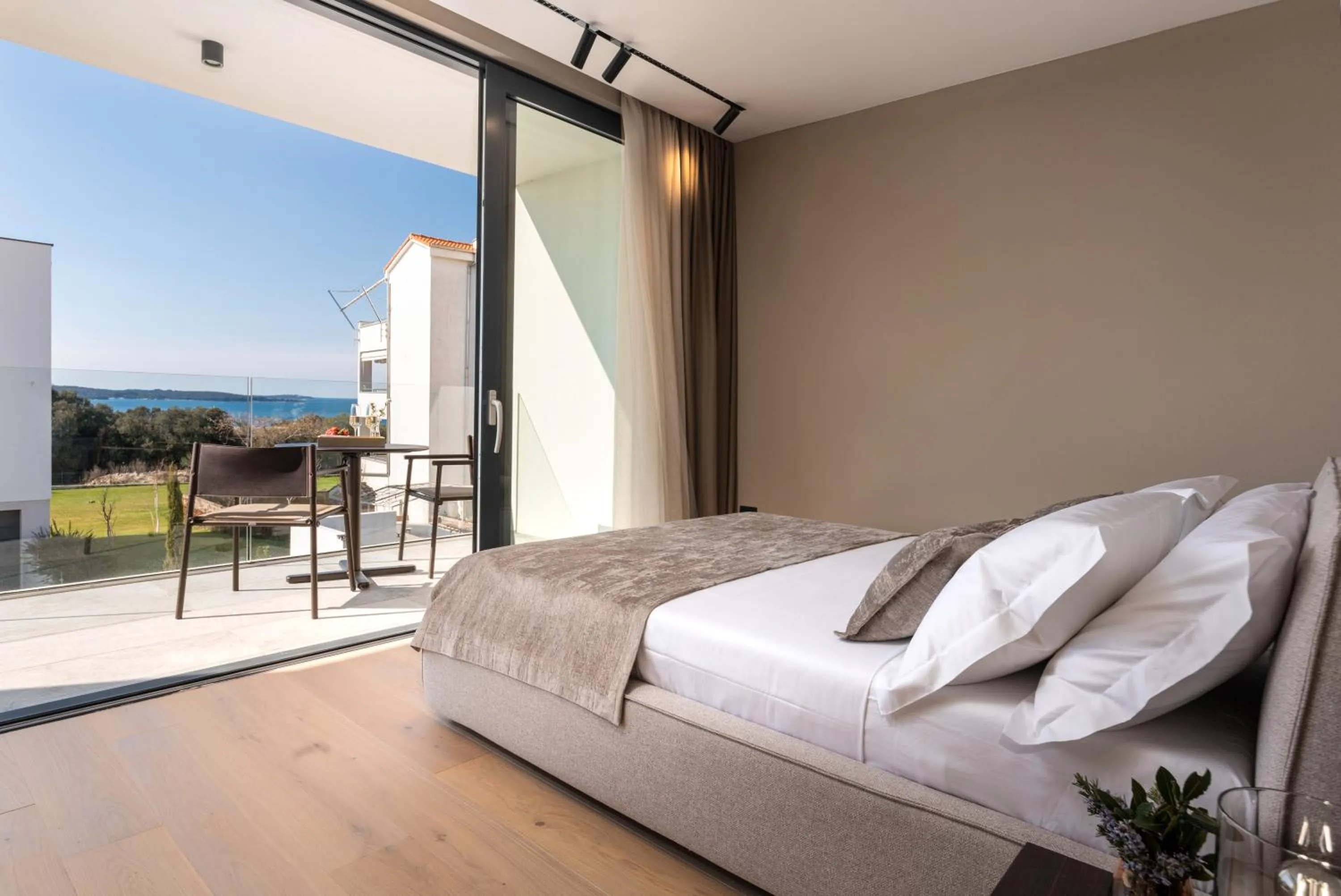 Balcony/Terrace, Bed in Luxury Villa Aruna