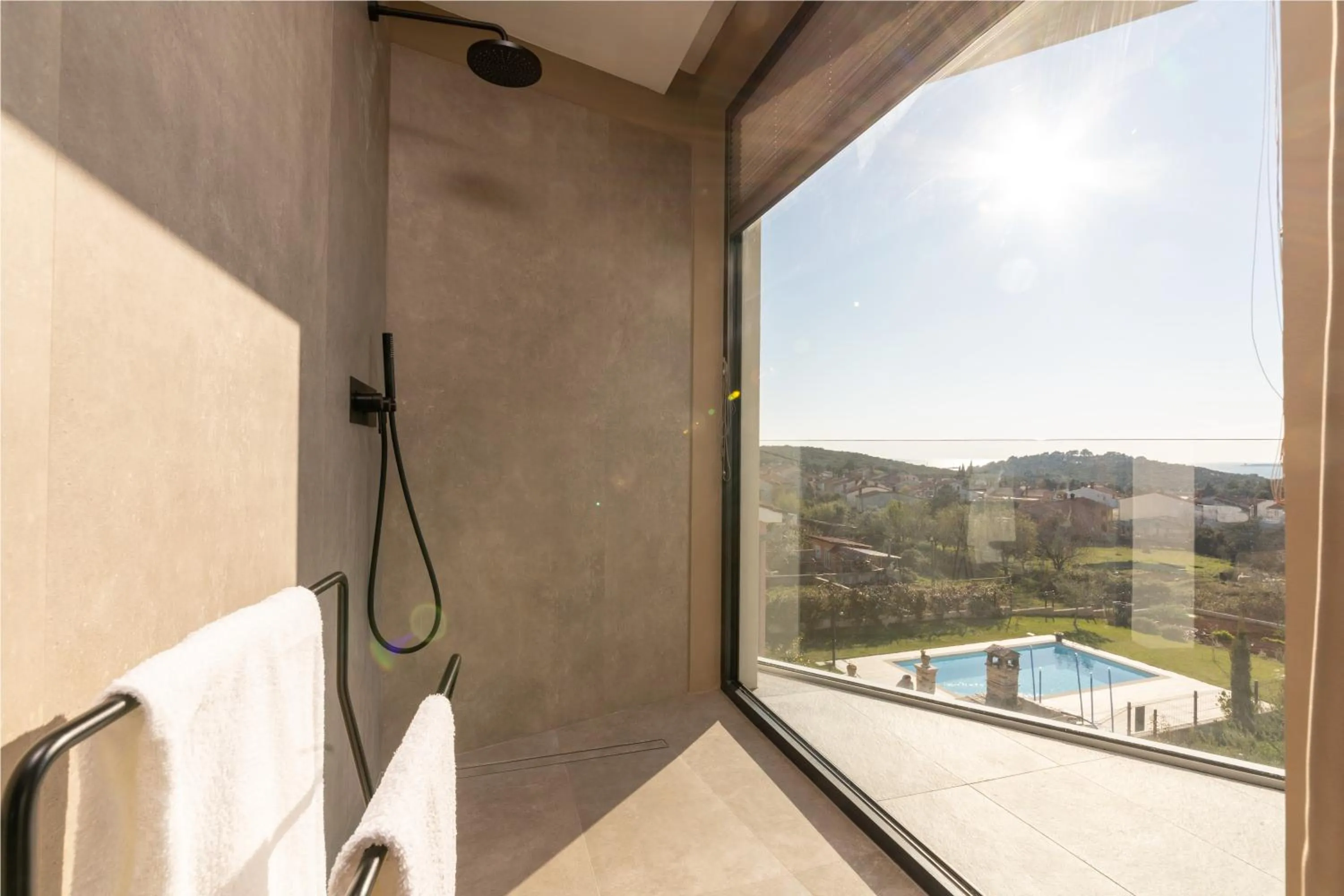 Shower in Luxury Villa Aruna