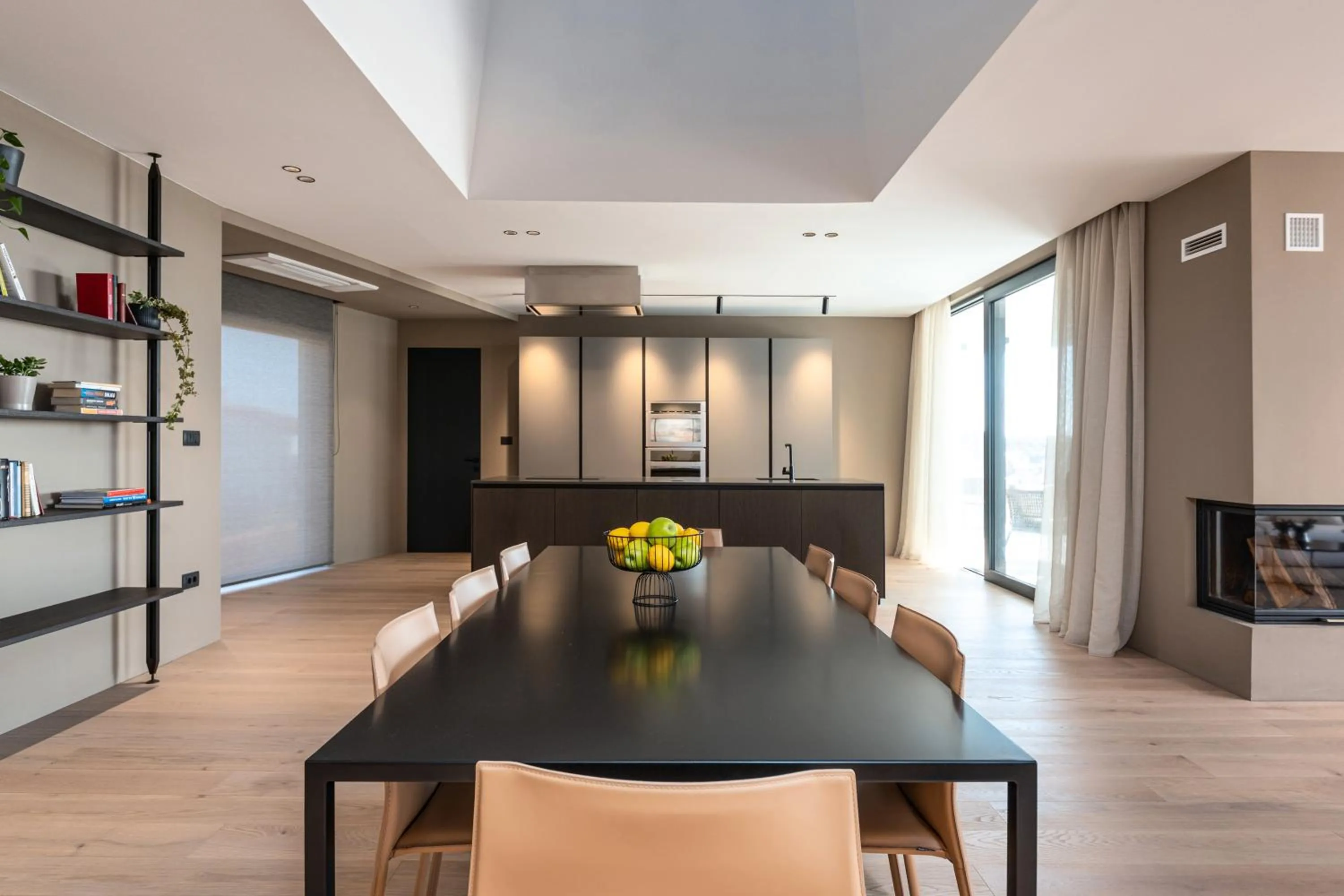 Dining area in Luxury Villa Aruna