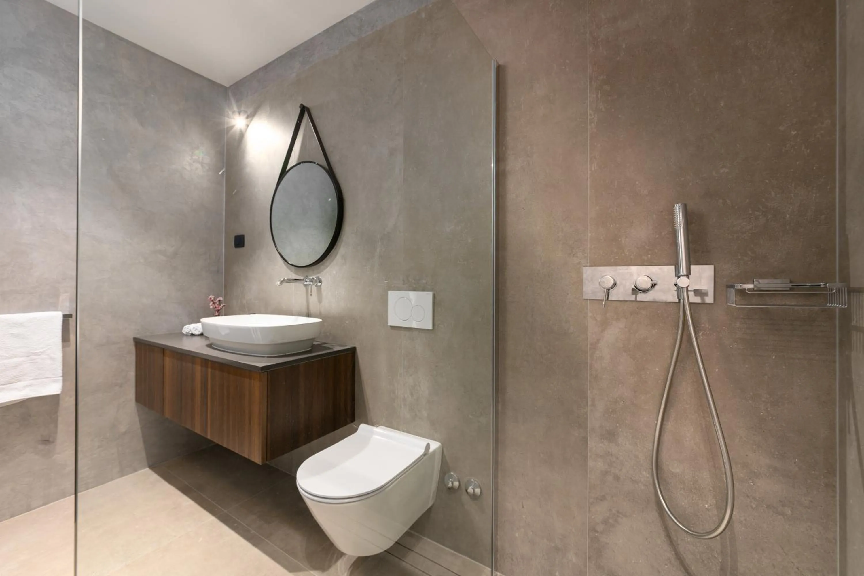 Bathroom in Luxury Villa Aruna