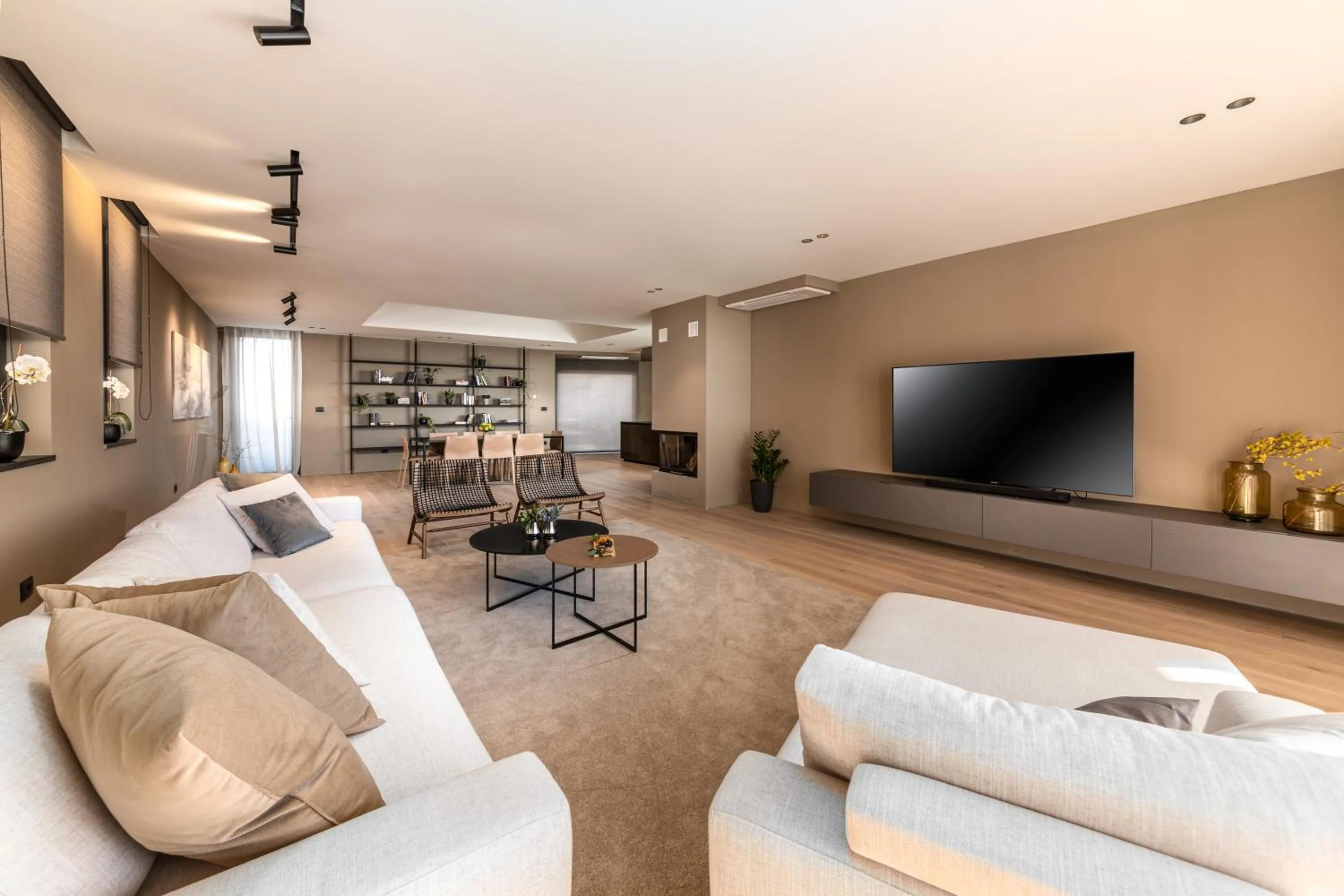 TV and multimedia in Luxury Villa Aruna