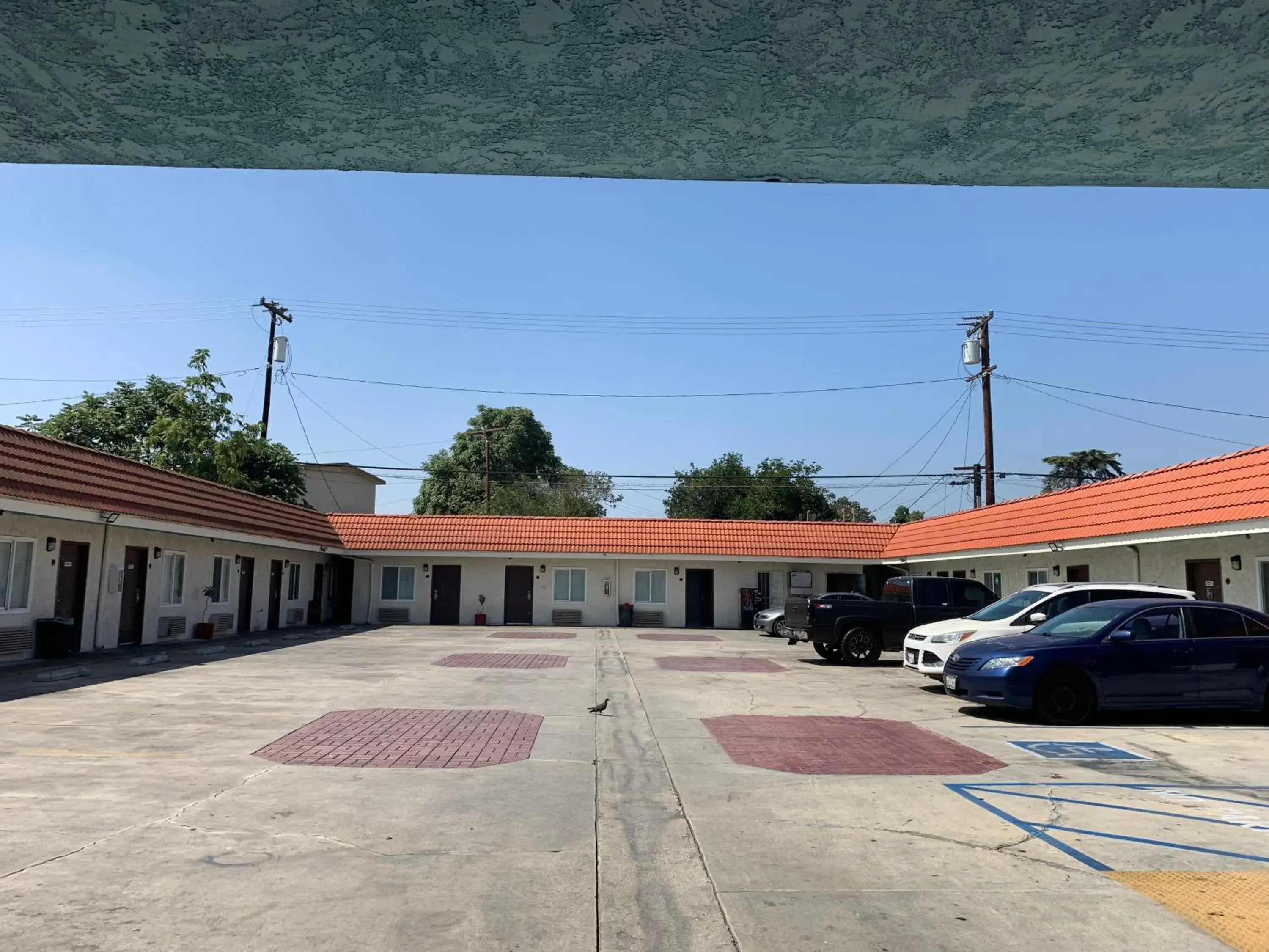 Patio in The Fly Inn Motel