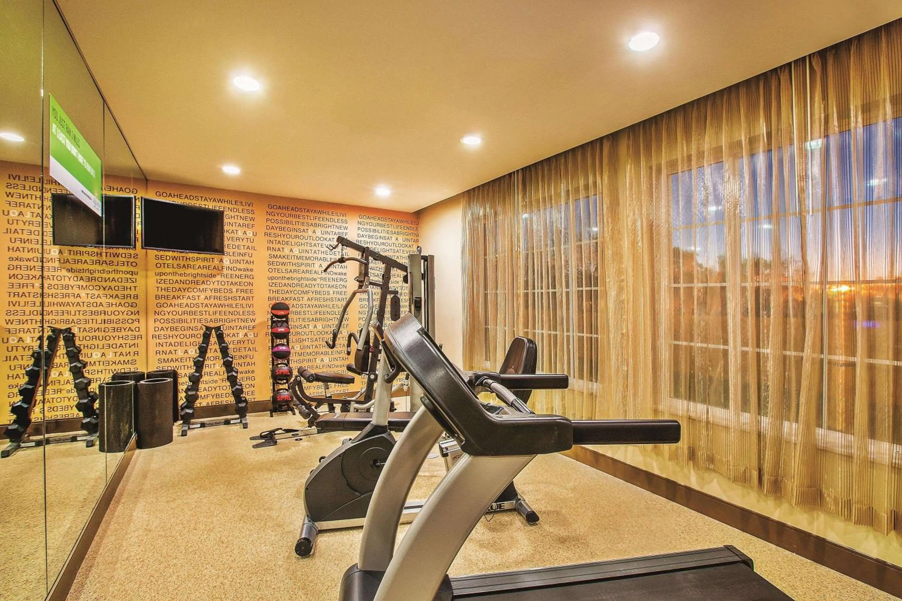 Fitness centre/facilities in La Quinta by Wyndham Cotulla
