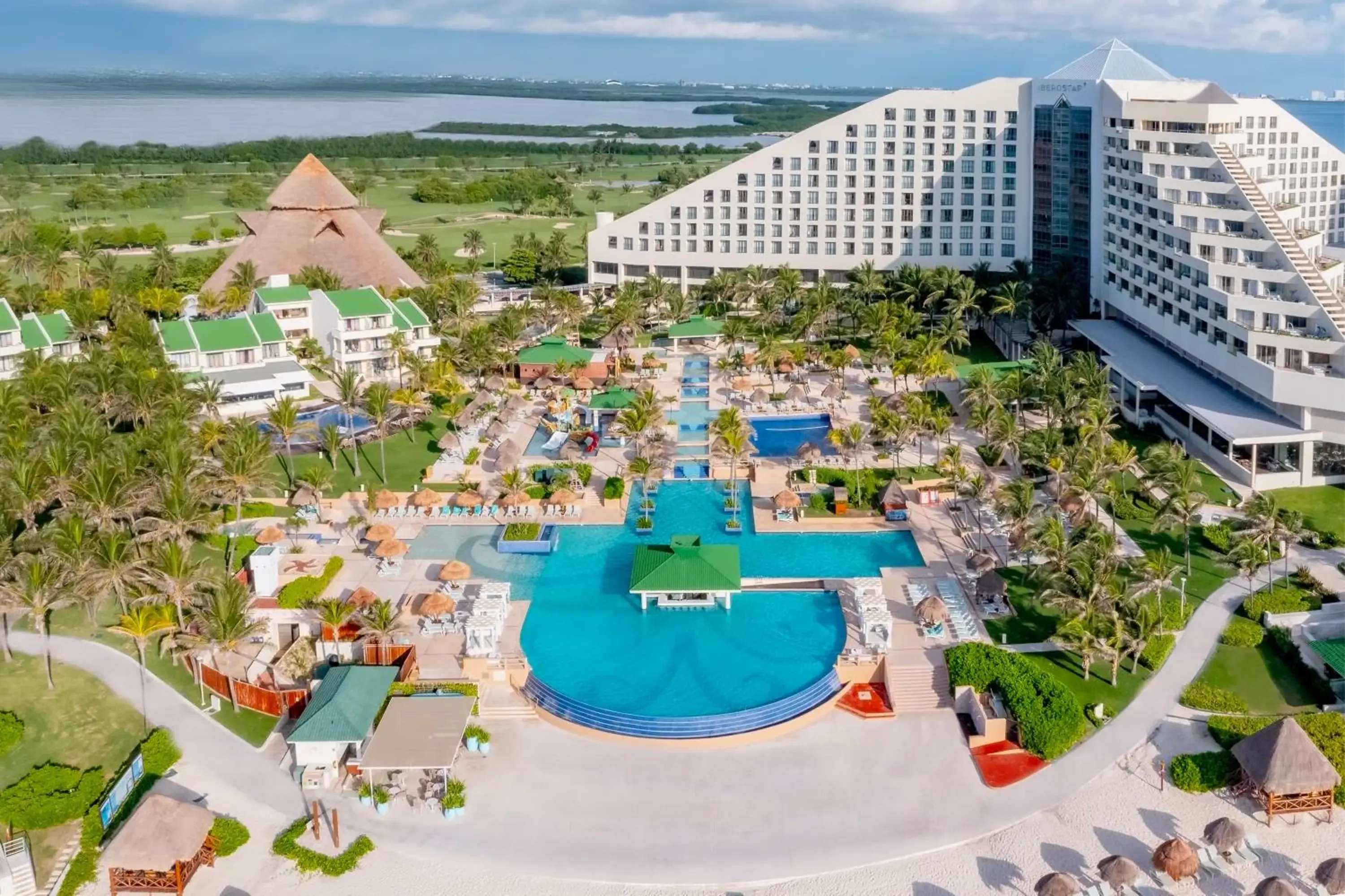 Bird's eye view in Iberostar Selection Cancun - All Inclusive Bird's eye view in Iberostar Selection Cancun - All Inclusive