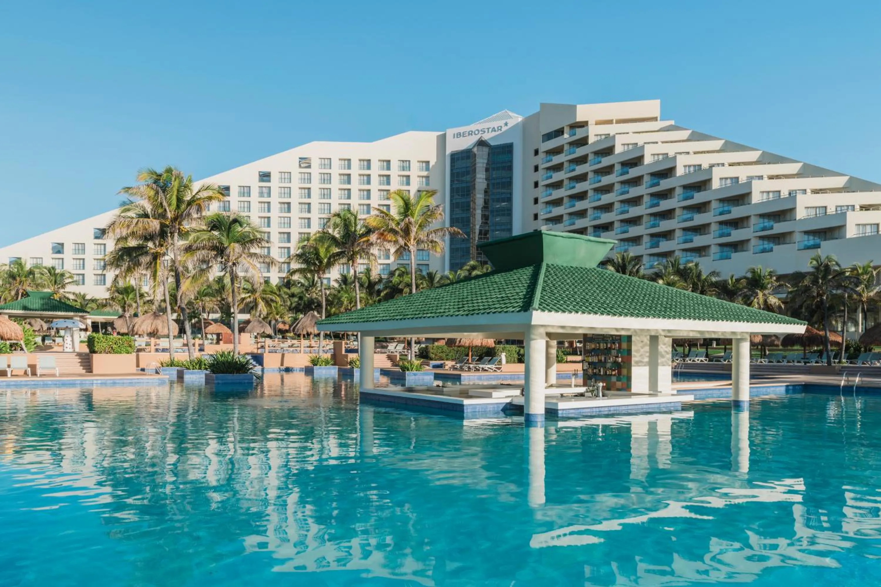 Lounge or bar in Iberostar Selection Cancun - All Inclusive