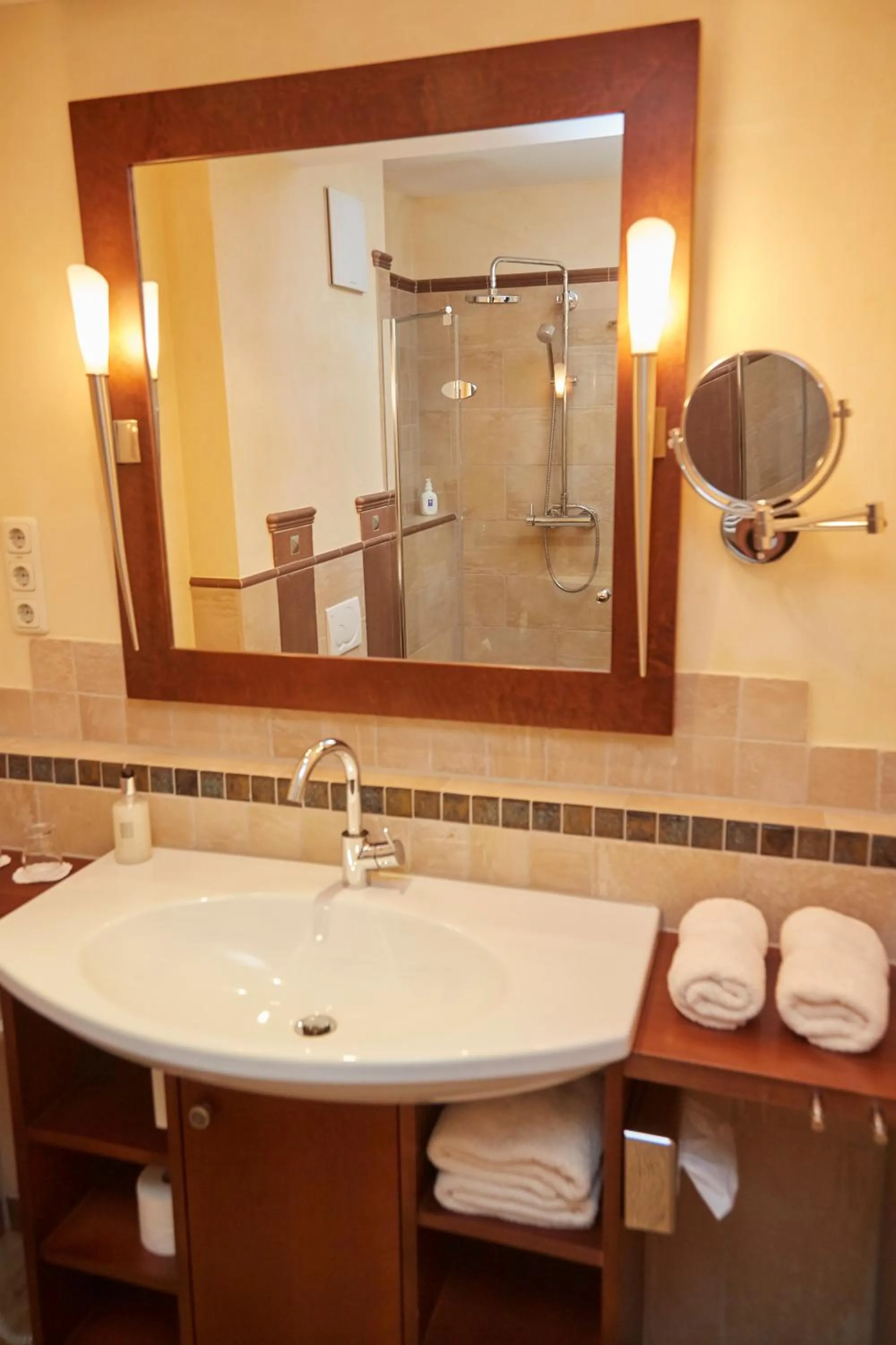 Bathroom in Flair Hotel Zum Schwarzen Reiter