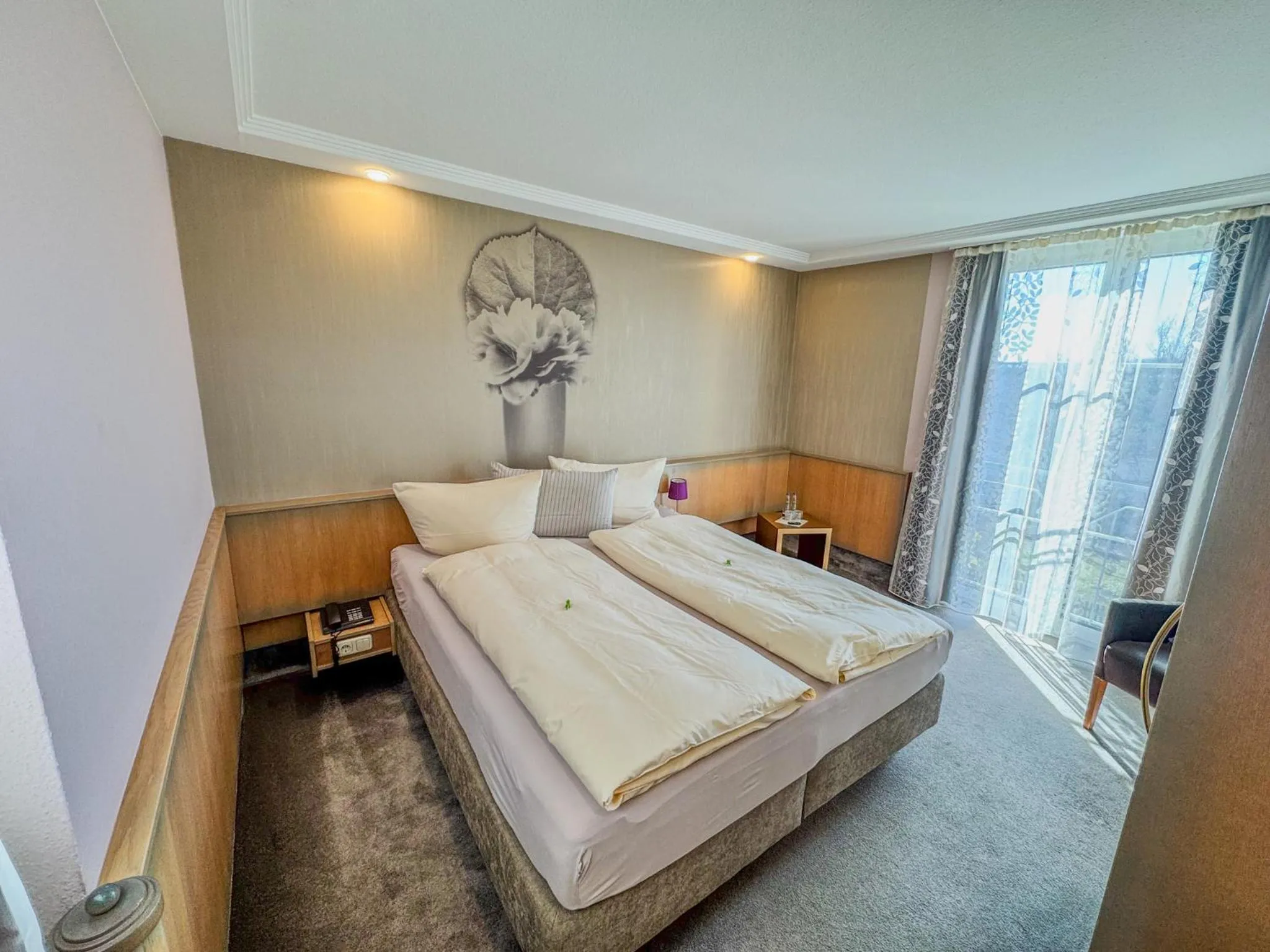 Photo of the whole room, Bed in Flair Hotel Zum Schwarzen Reiter