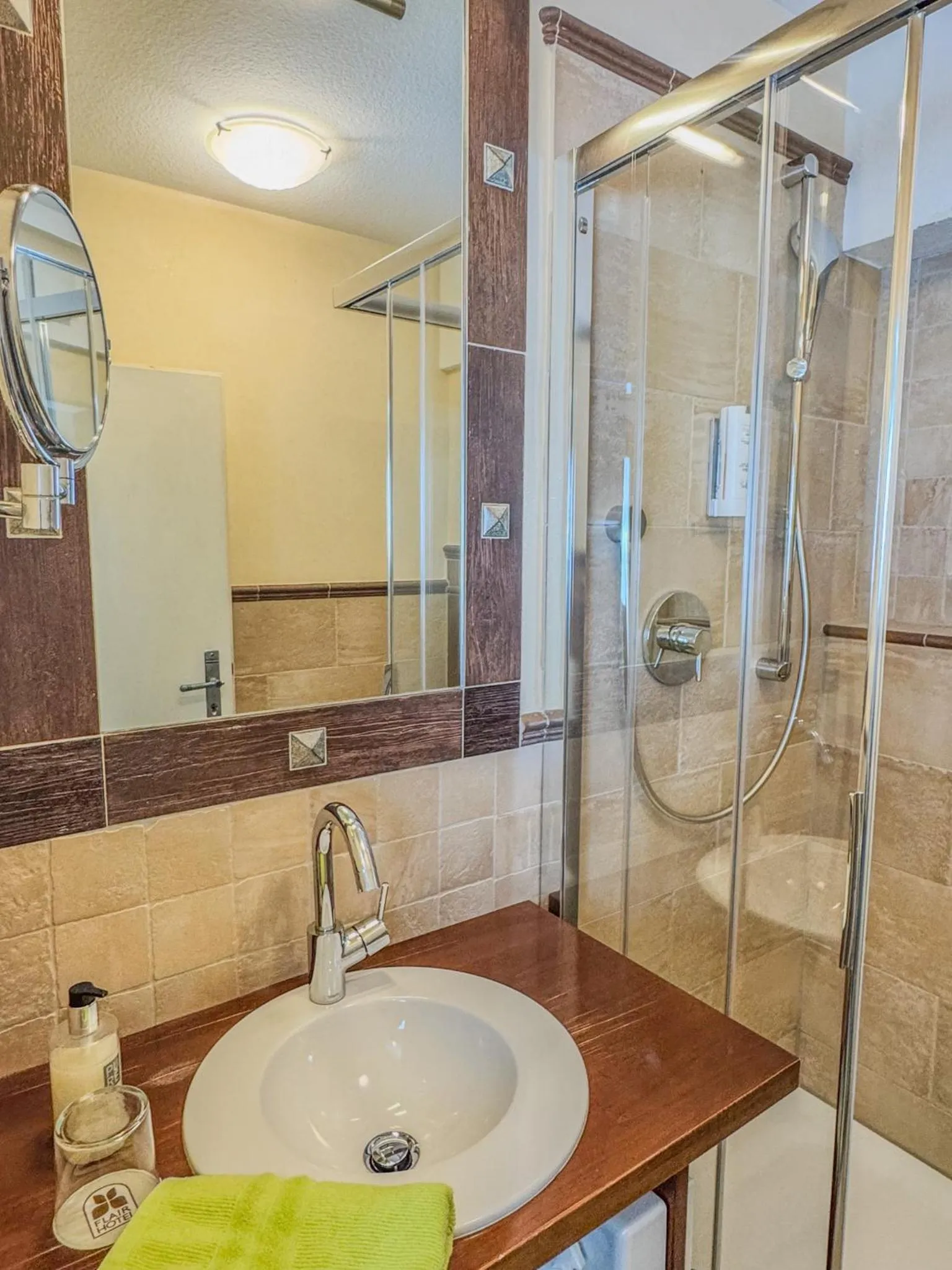 Bathroom in Flair Hotel Zum Schwarzen Reiter