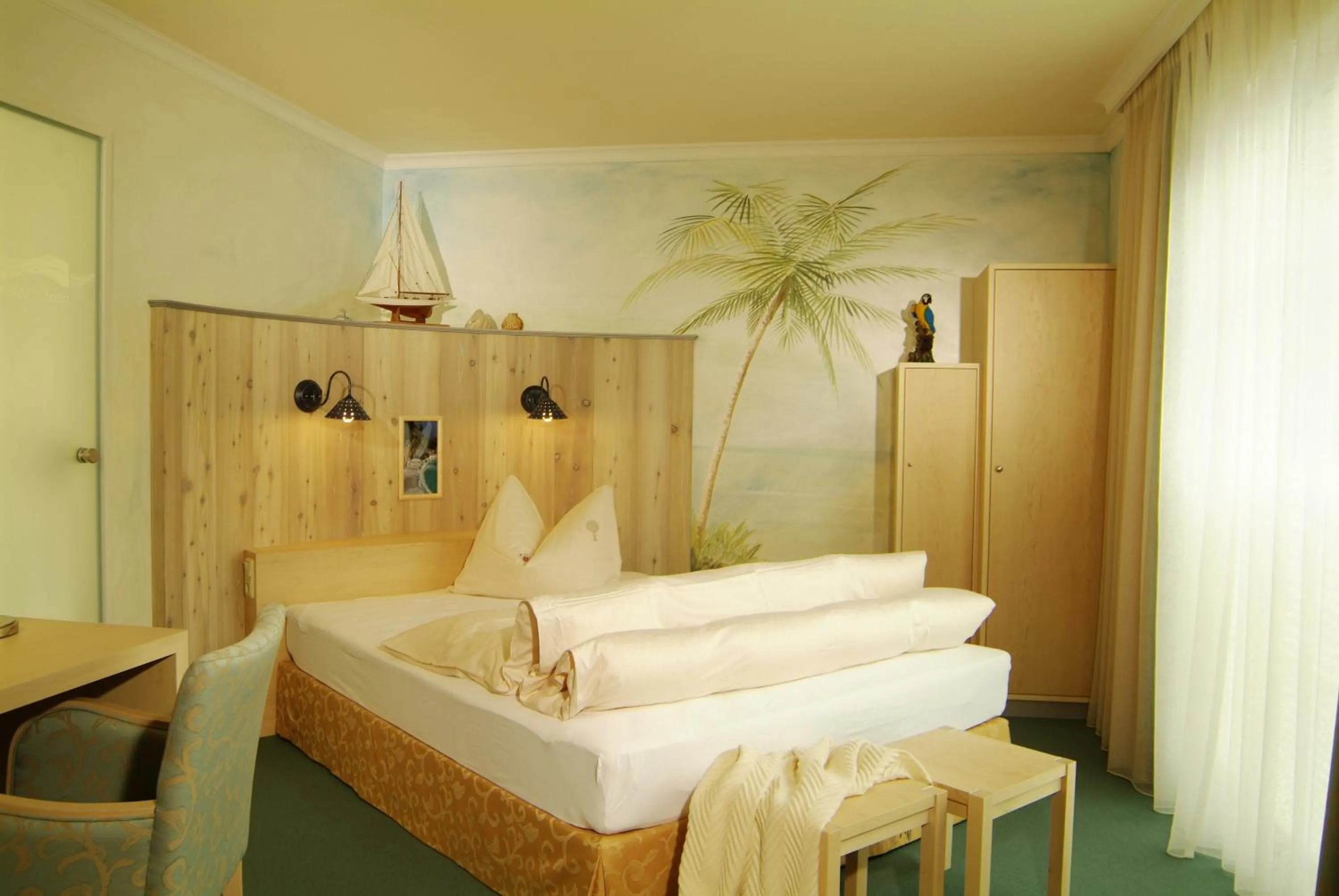 Photo of the whole room, Bed in Flair Hotel Zum Schwarzen Reiter