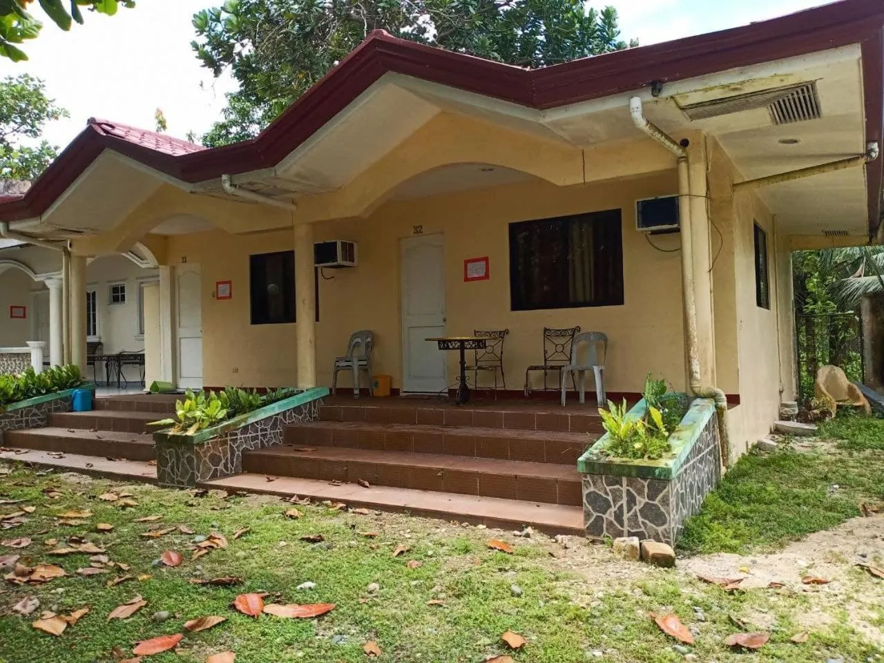 Property building in RedDoorz Plus @ Costa Roca Balamban