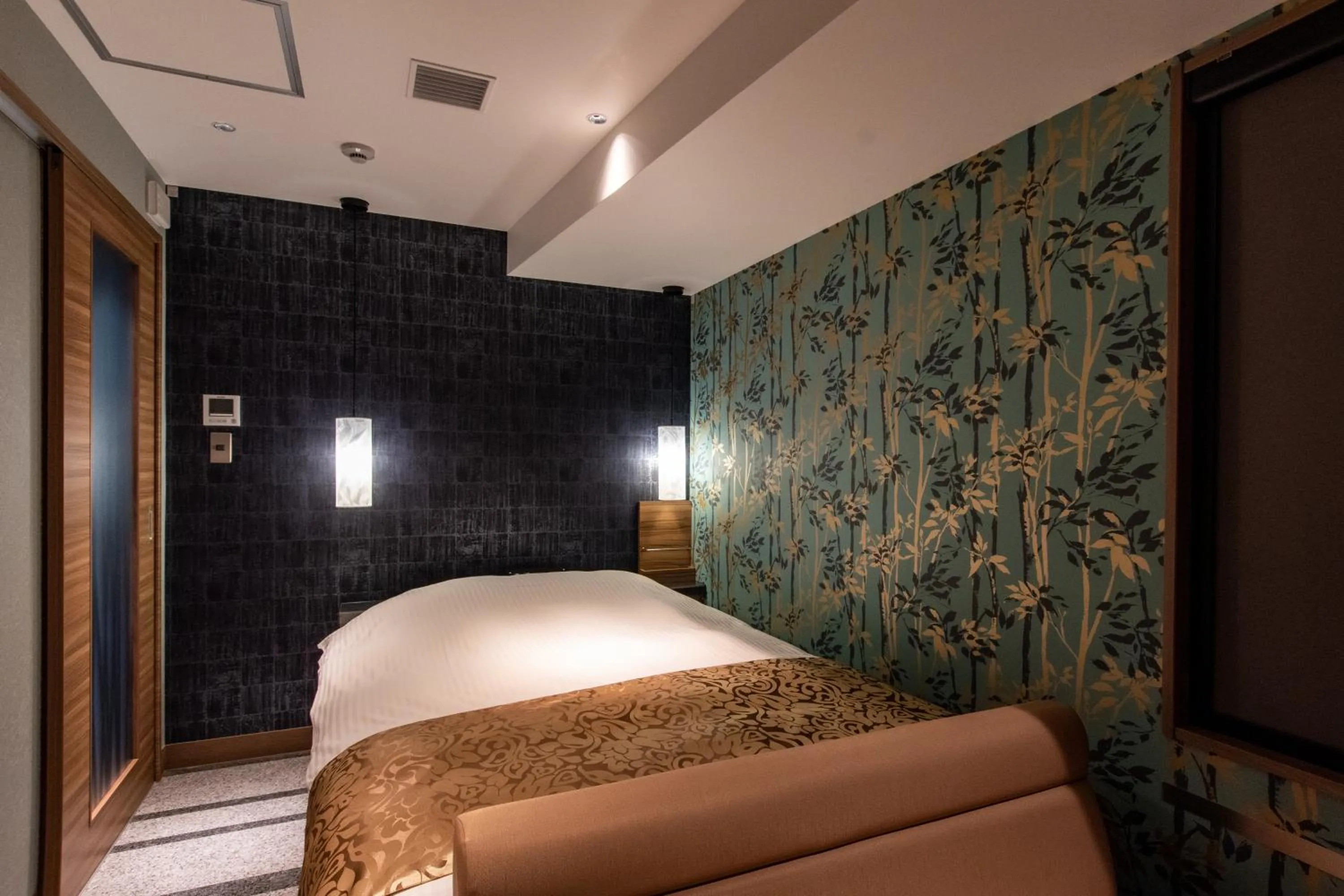 Bed in Hotel Karuta Akasaka -Adult only-