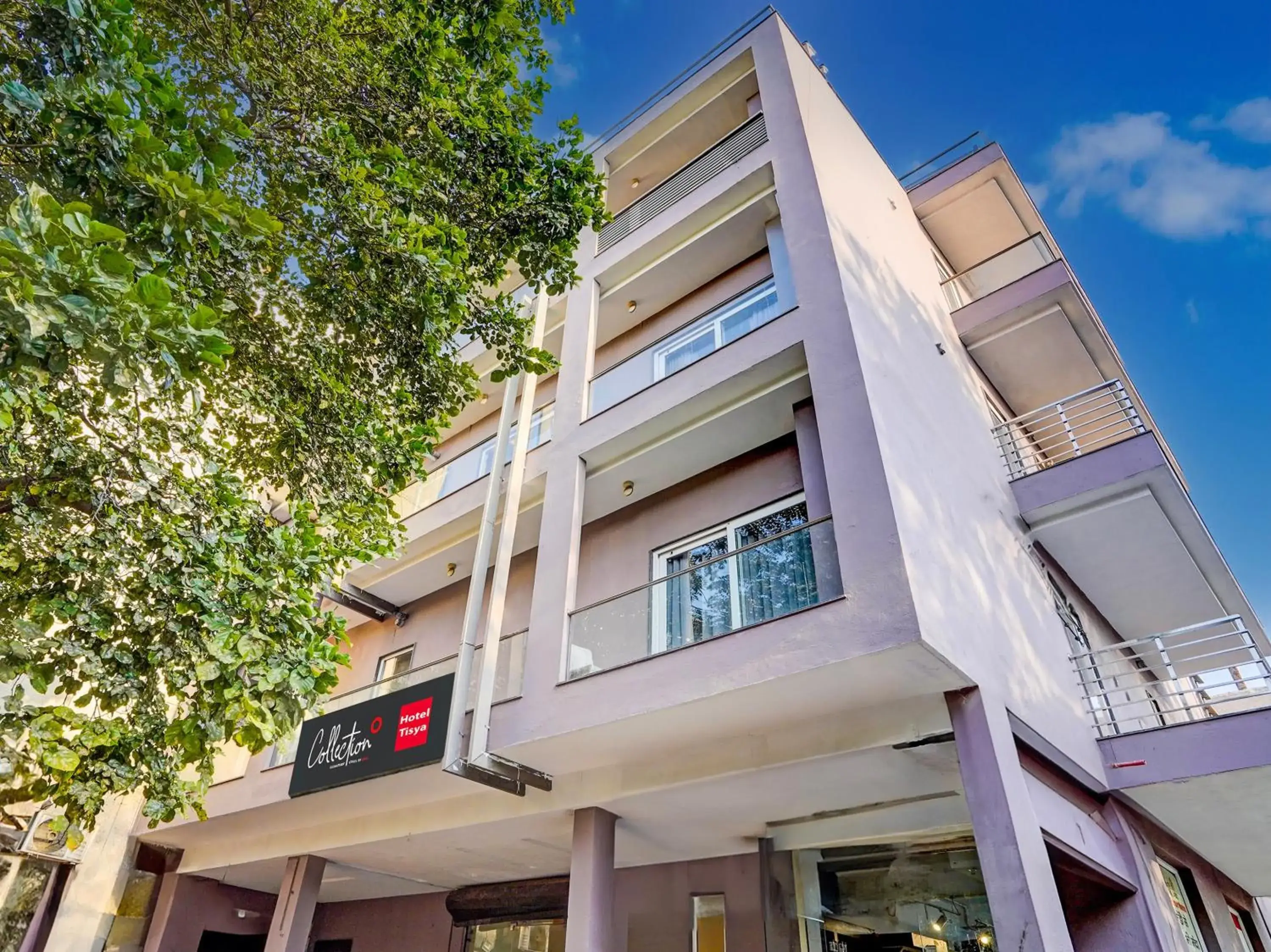 Facade/entrance in Super Townhouse Pitampura West Enclave Facade/entrance in Super Townhouse Pitampura West Enclave