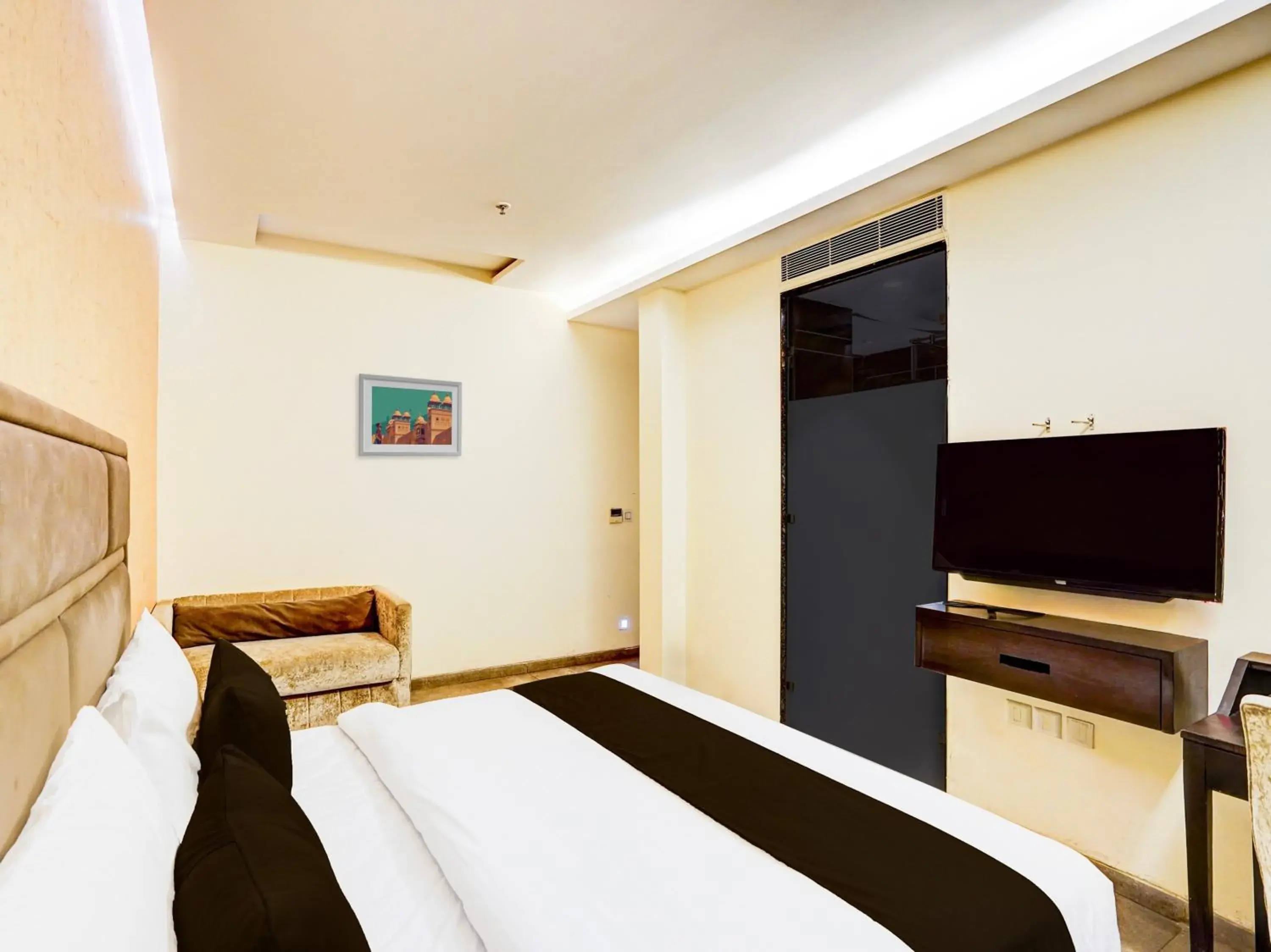 Bedroom, Bed in Super Townhouse Pitampura West Enclave Bedroom, Bed in Super Townhouse Pitampura West Enclave