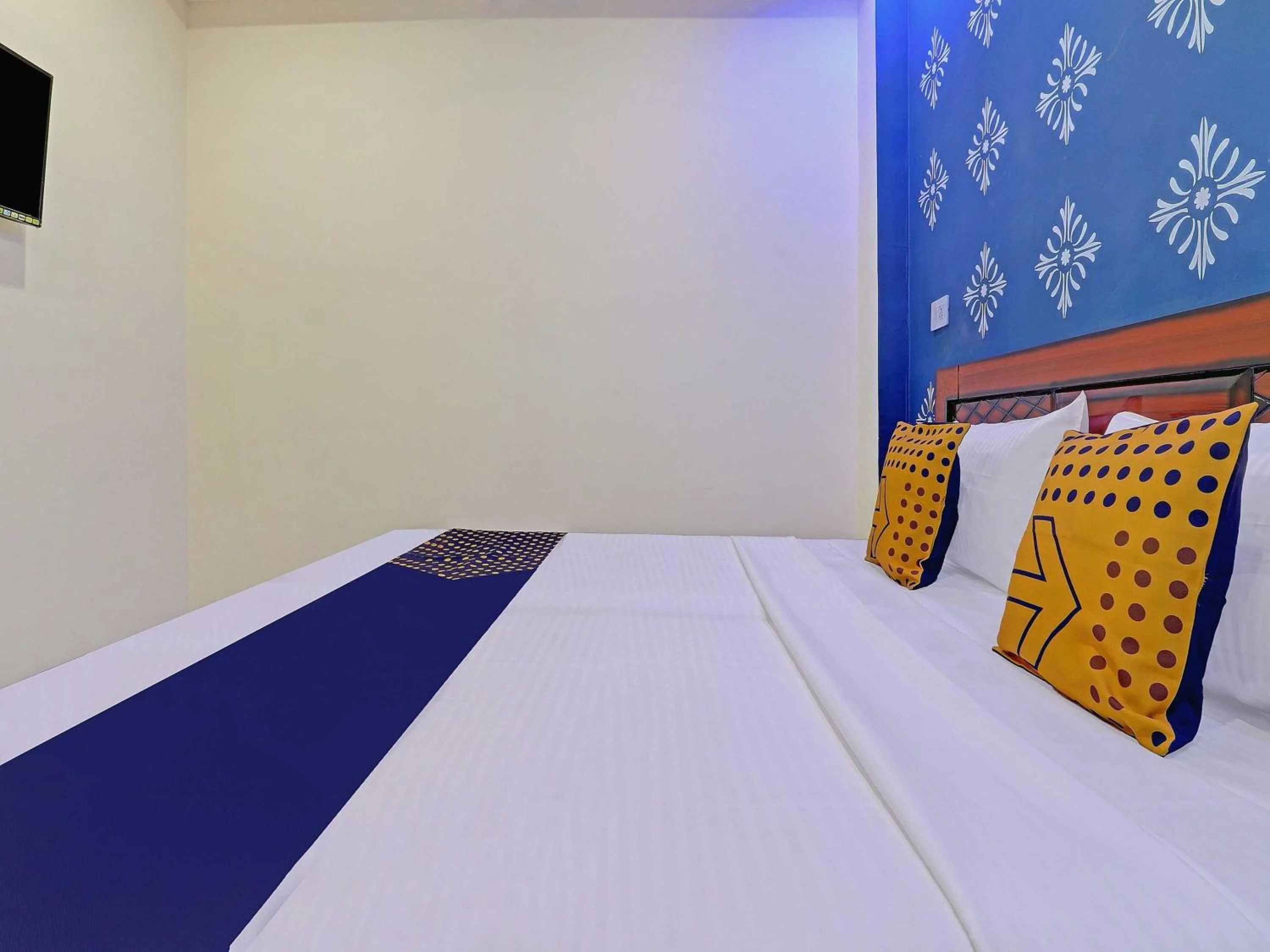 Bedroom, Bed in Hotel O Redison inn