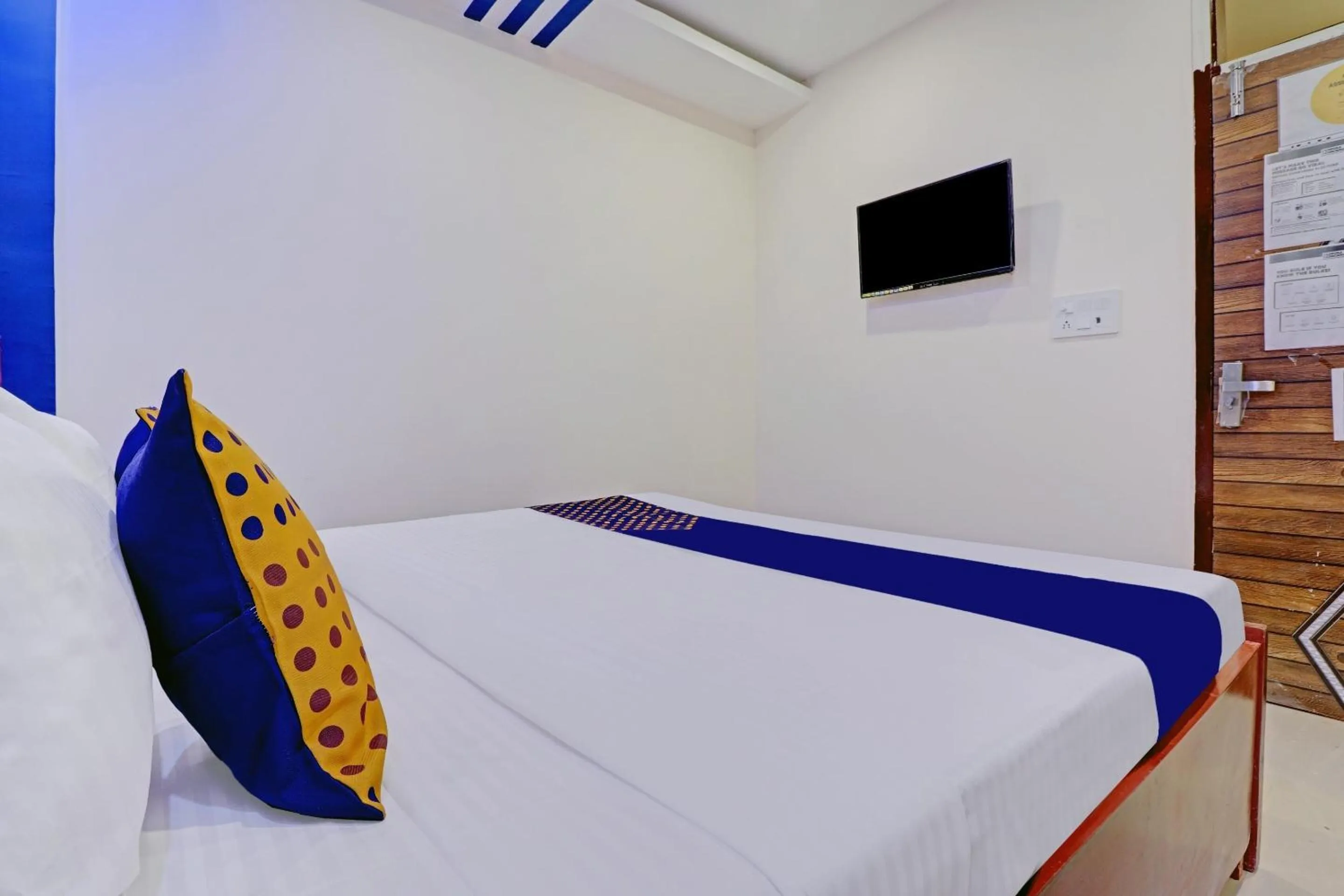 Bedroom, Bed in Hotel O Redison inn