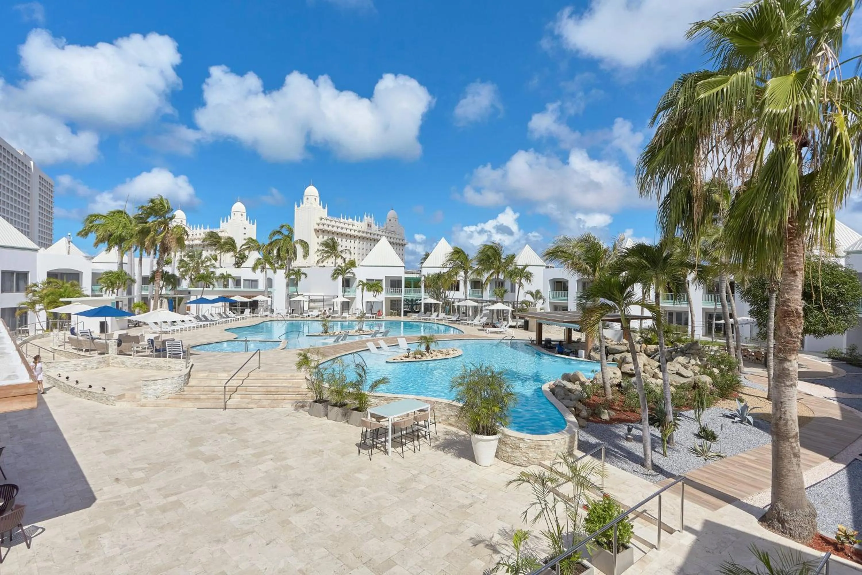 Swimming pool in Courtyard by Marriott Aruba Resort