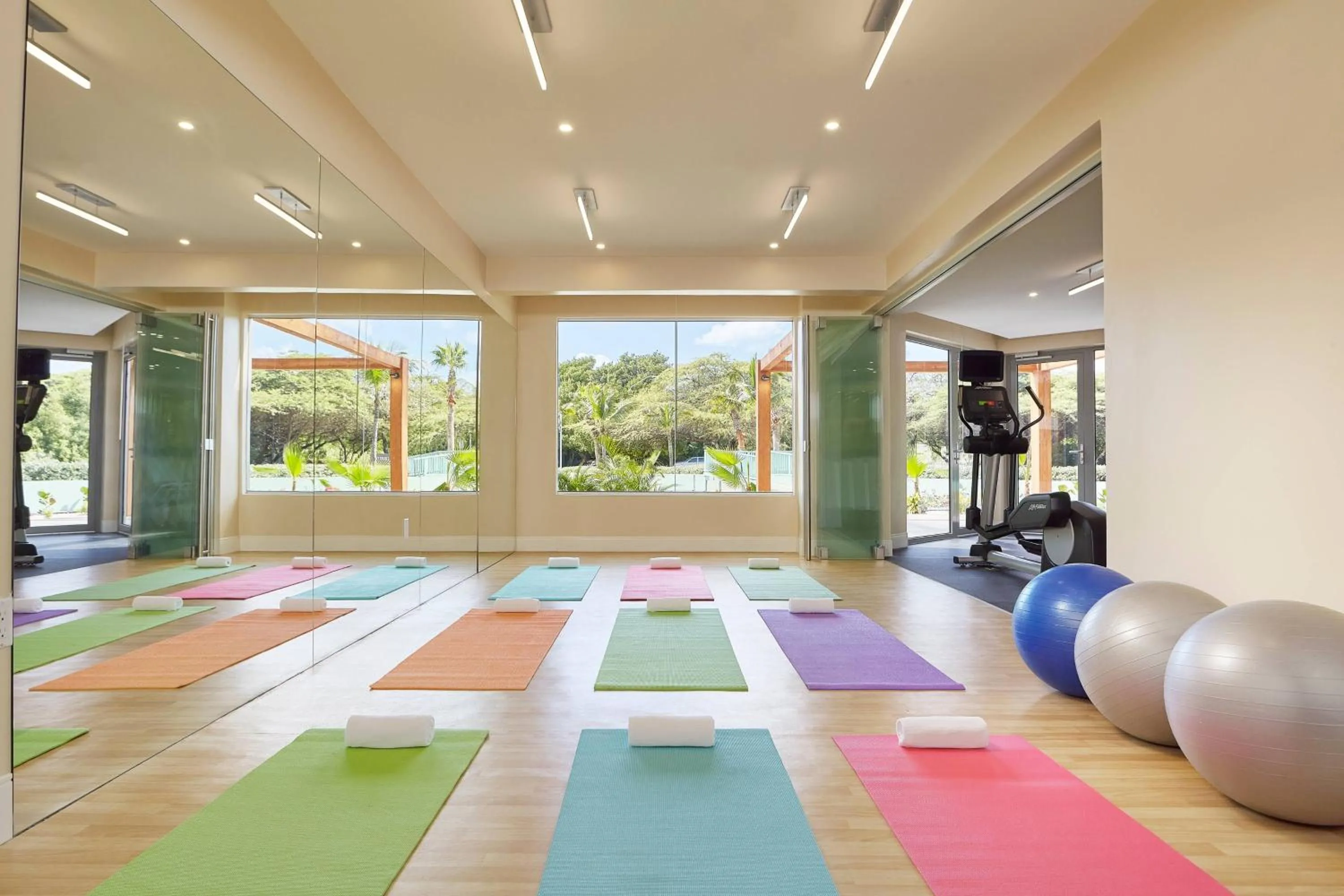 Fitness centre/facilities in Courtyard by Marriott Aruba Resort