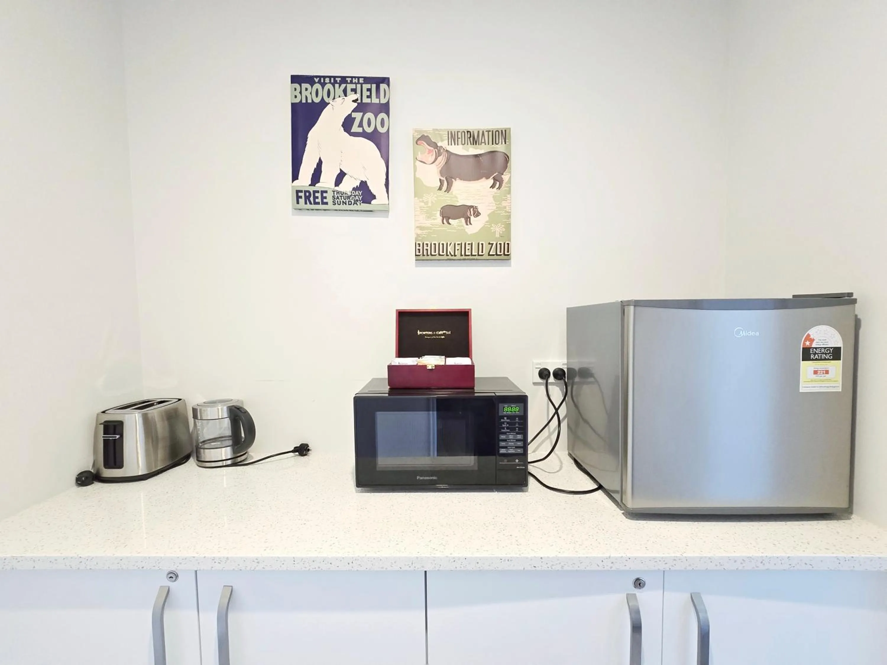 Kitchen or kitchenette in Kingfisher Lodge