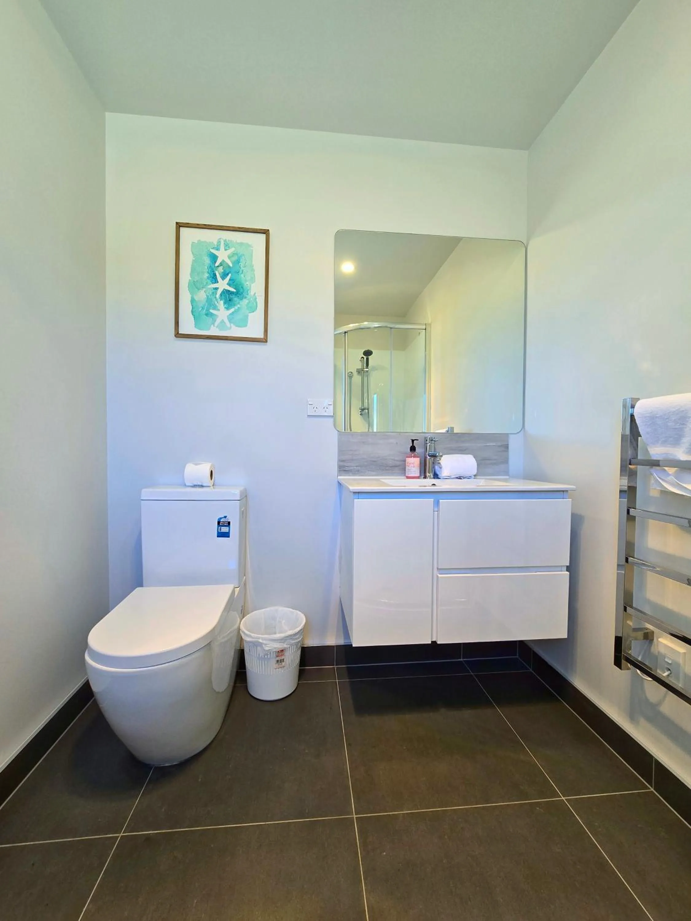 Toilet in Kingfisher Lodge