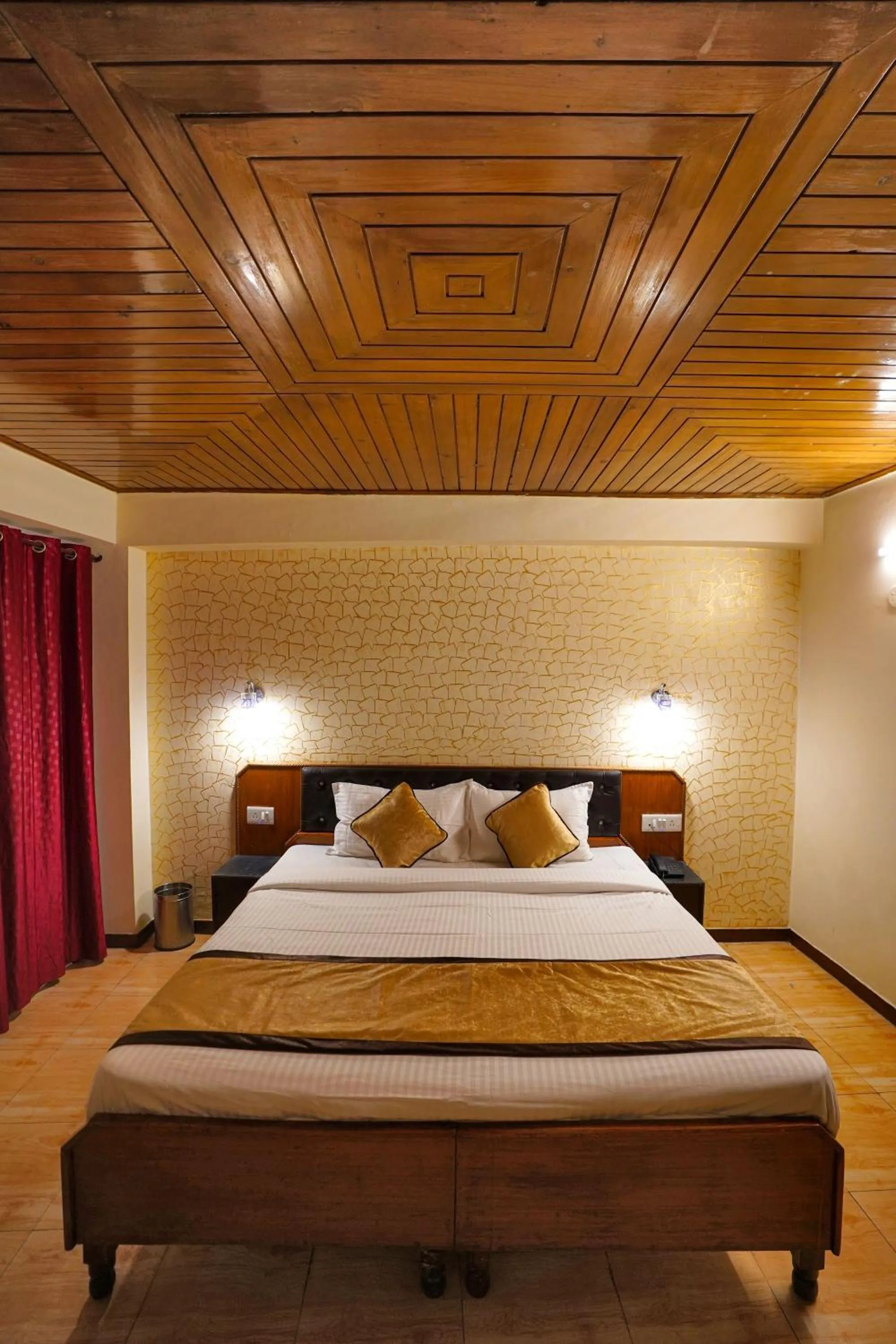 Bed in Hotel Atithi Mall Road