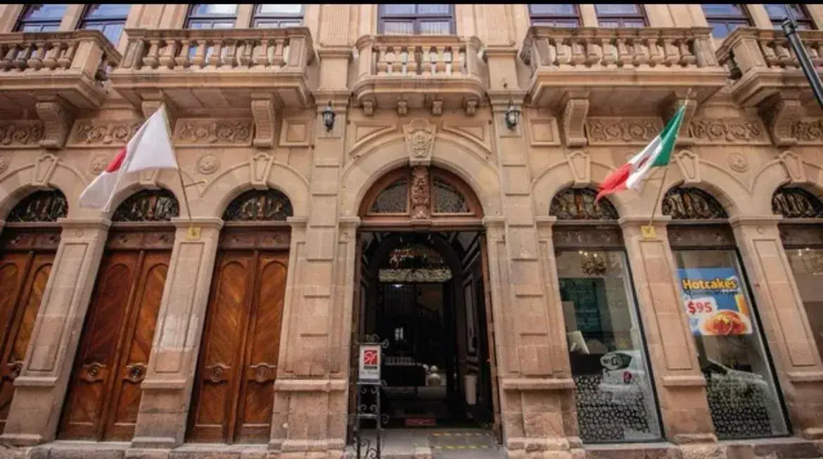 Landmark view in Hotel San Francisco Landmark view in Hotel San Francisco