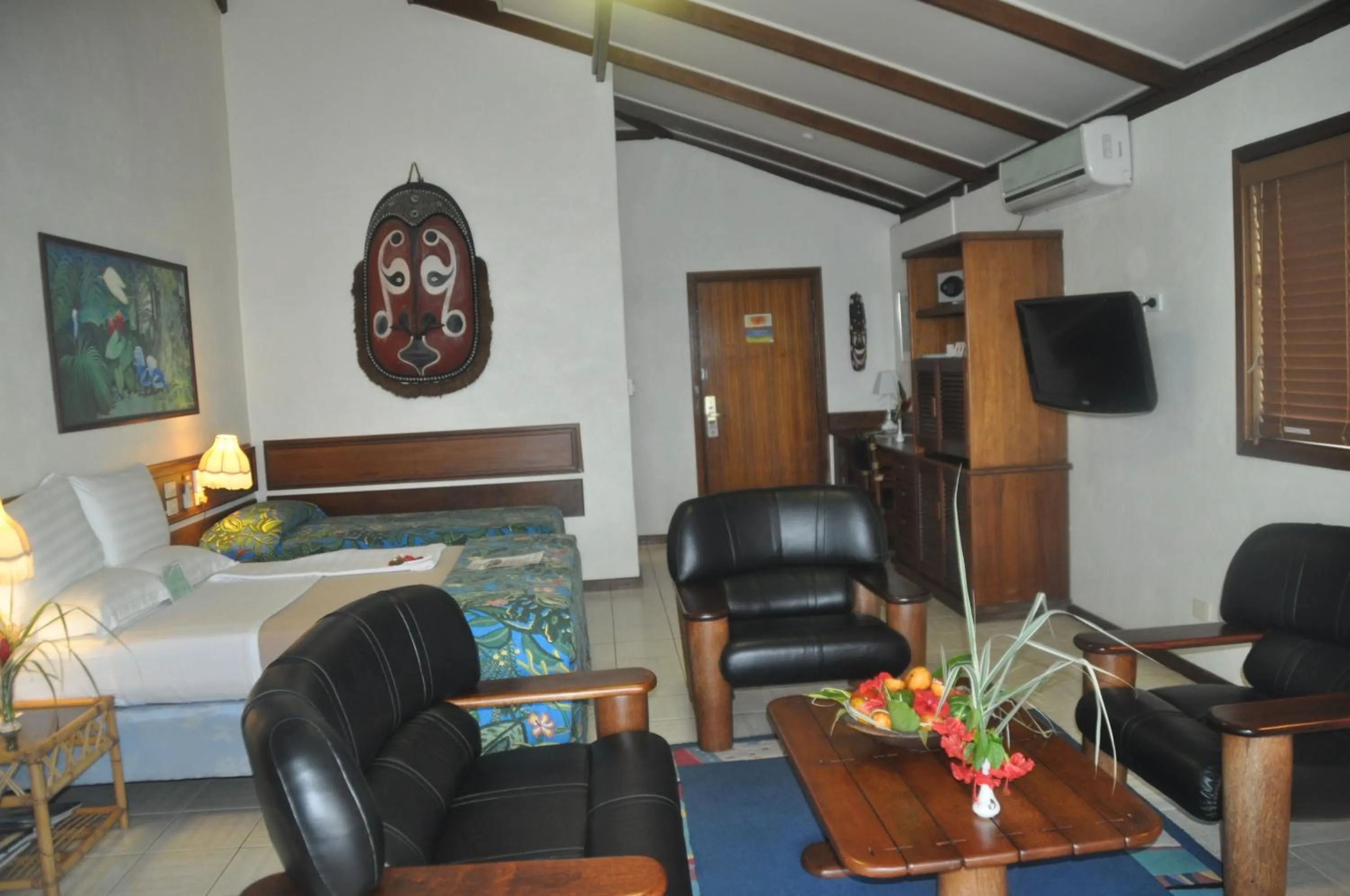 Photo of the whole room in Madang Resort
