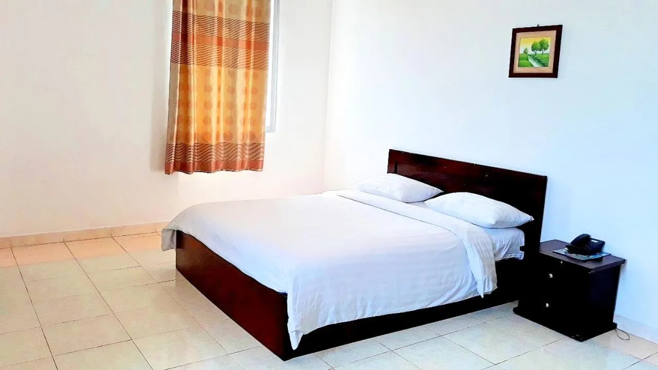 Bed in Long Beach Hotel