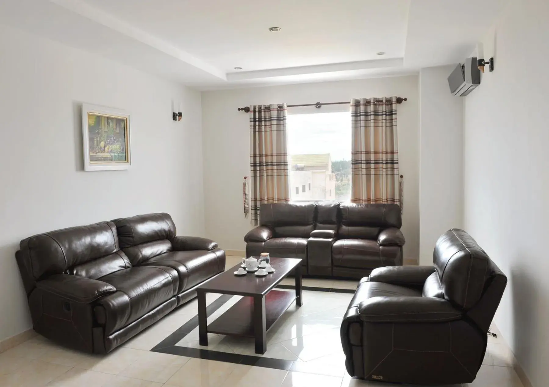 Living room in Long Beach Hotel Living room in Long Beach Hotel