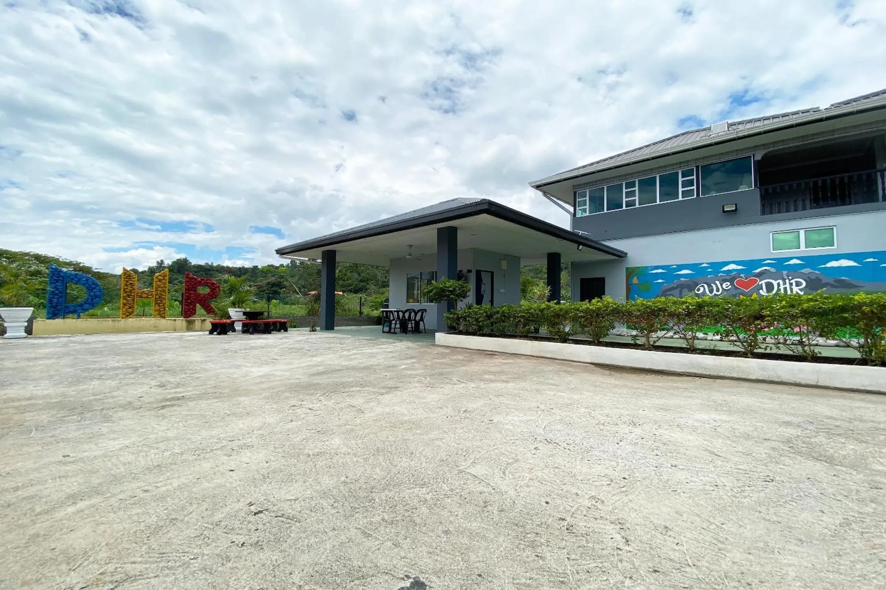 Facade/entrance in Hotel O Dh Residence Facade/entrance in Hotel O Dh Residence