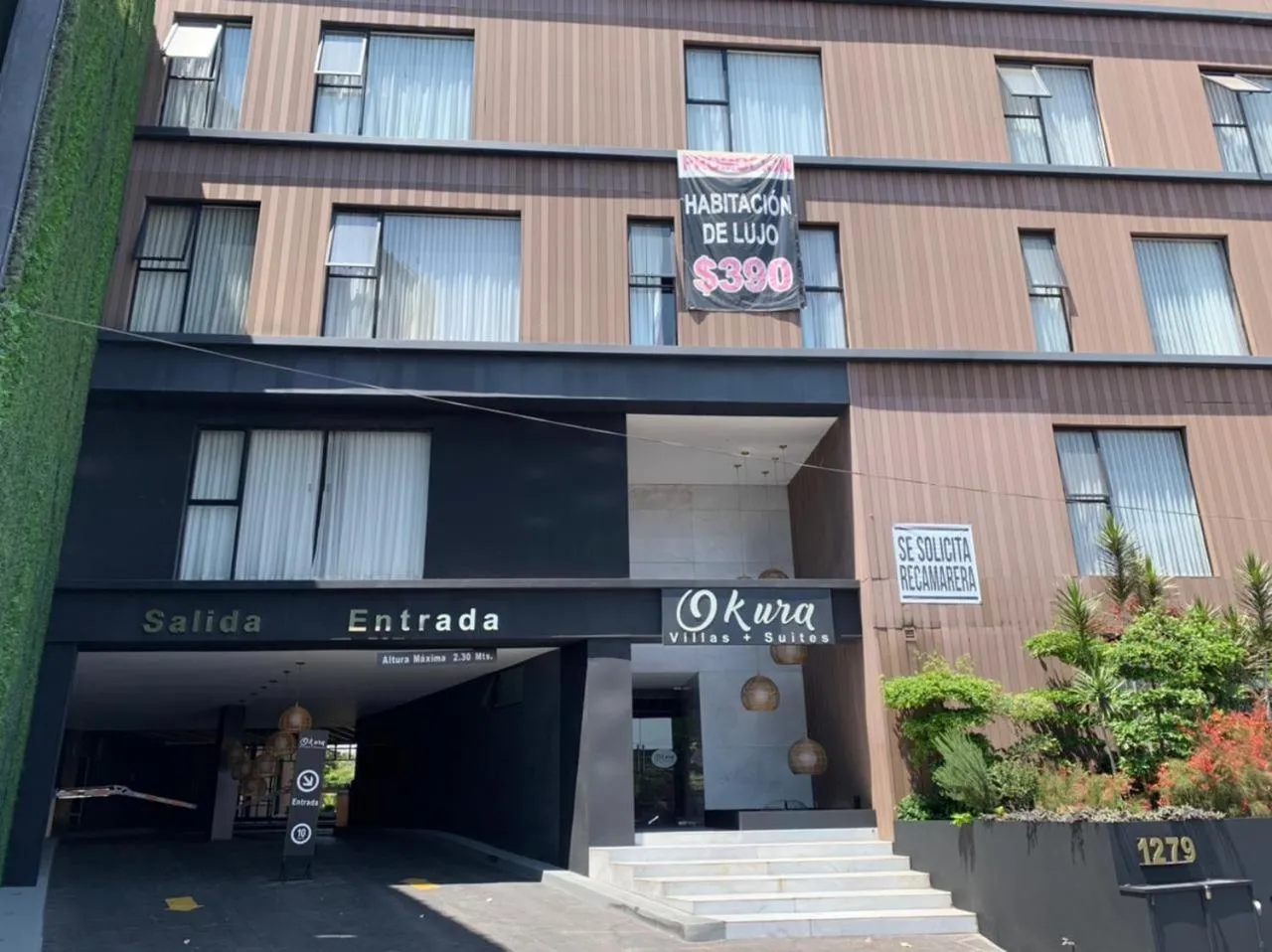 Facade/entrance in Motel Okura Villas y Suites