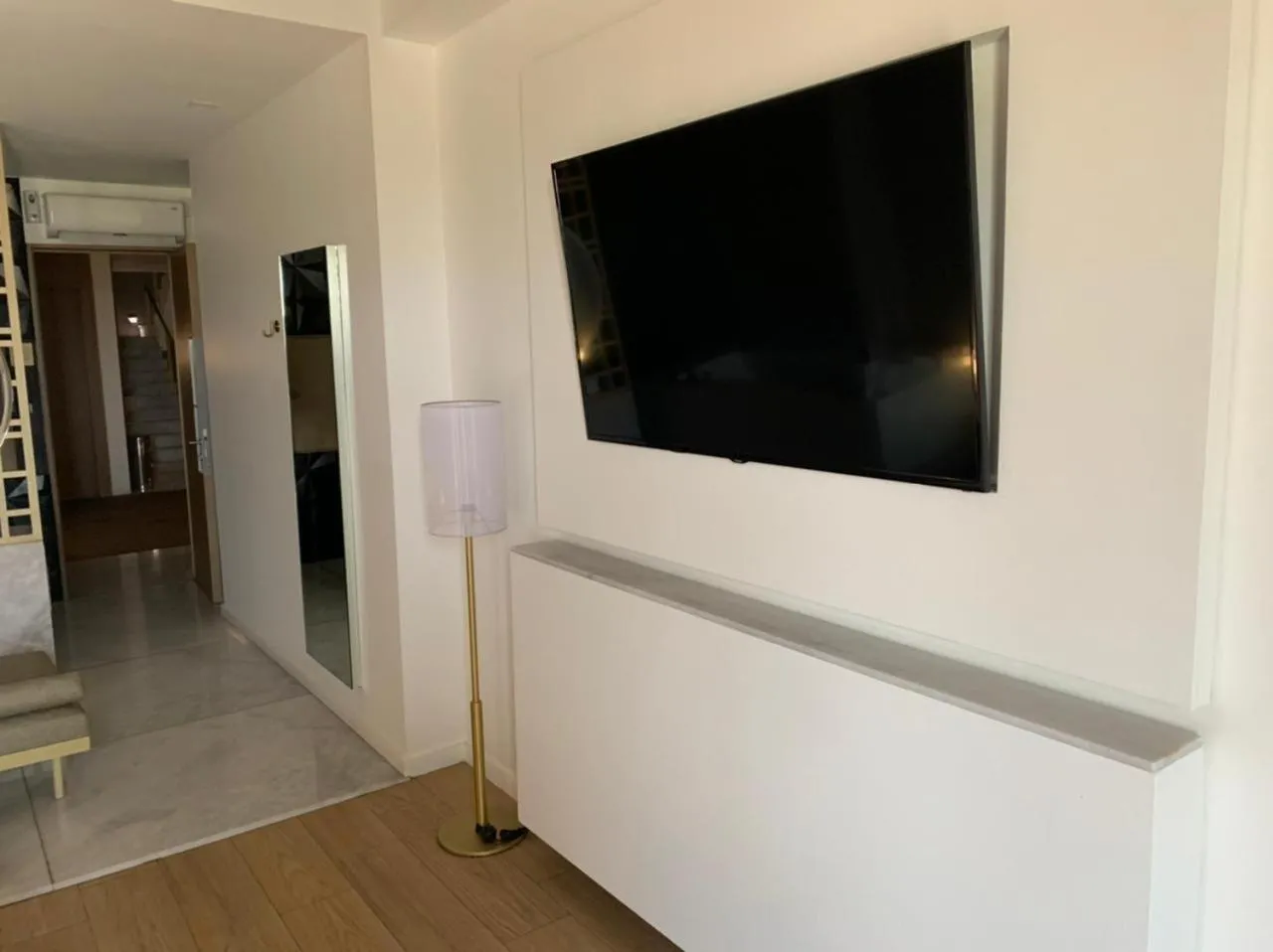 TV and multimedia in Motel Okura Villas y Suites