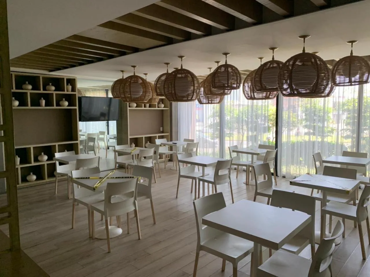 Restaurant/places to eat in Motel Okura Villas y Suites
