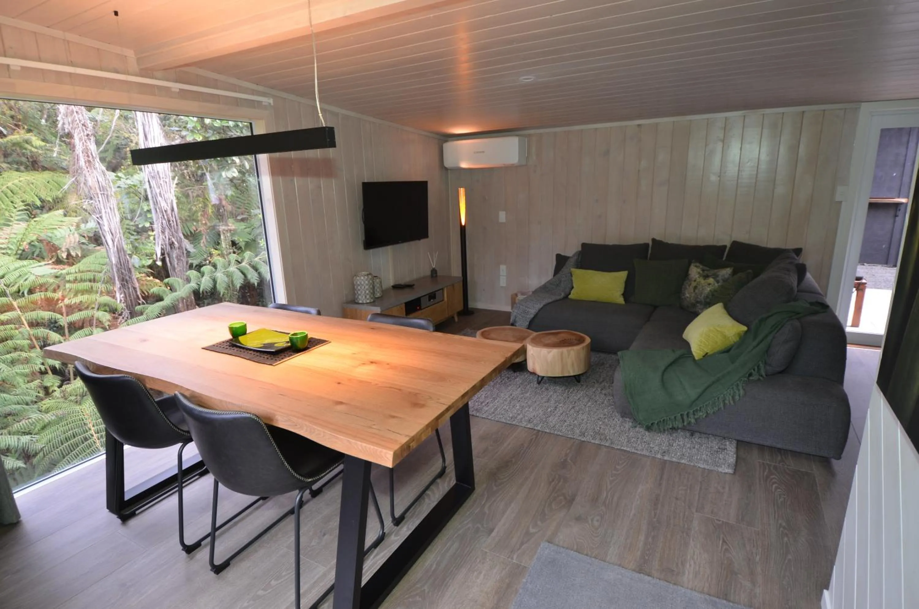 TV and multimedia in Wairua Lodge - Rainforest River Retreat