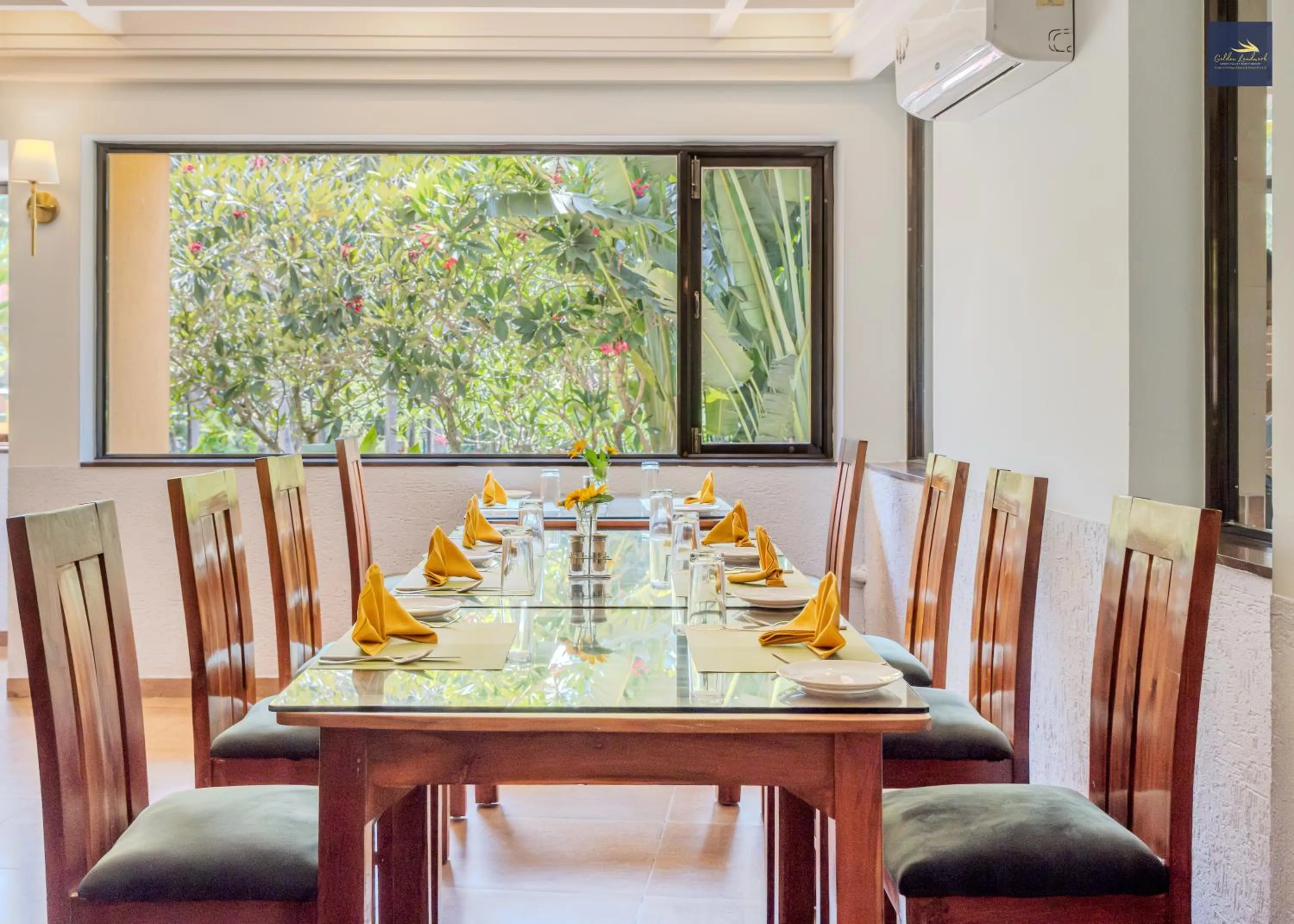 Restaurant/places to eat in Golden Landmark Green Valley Beach Resort