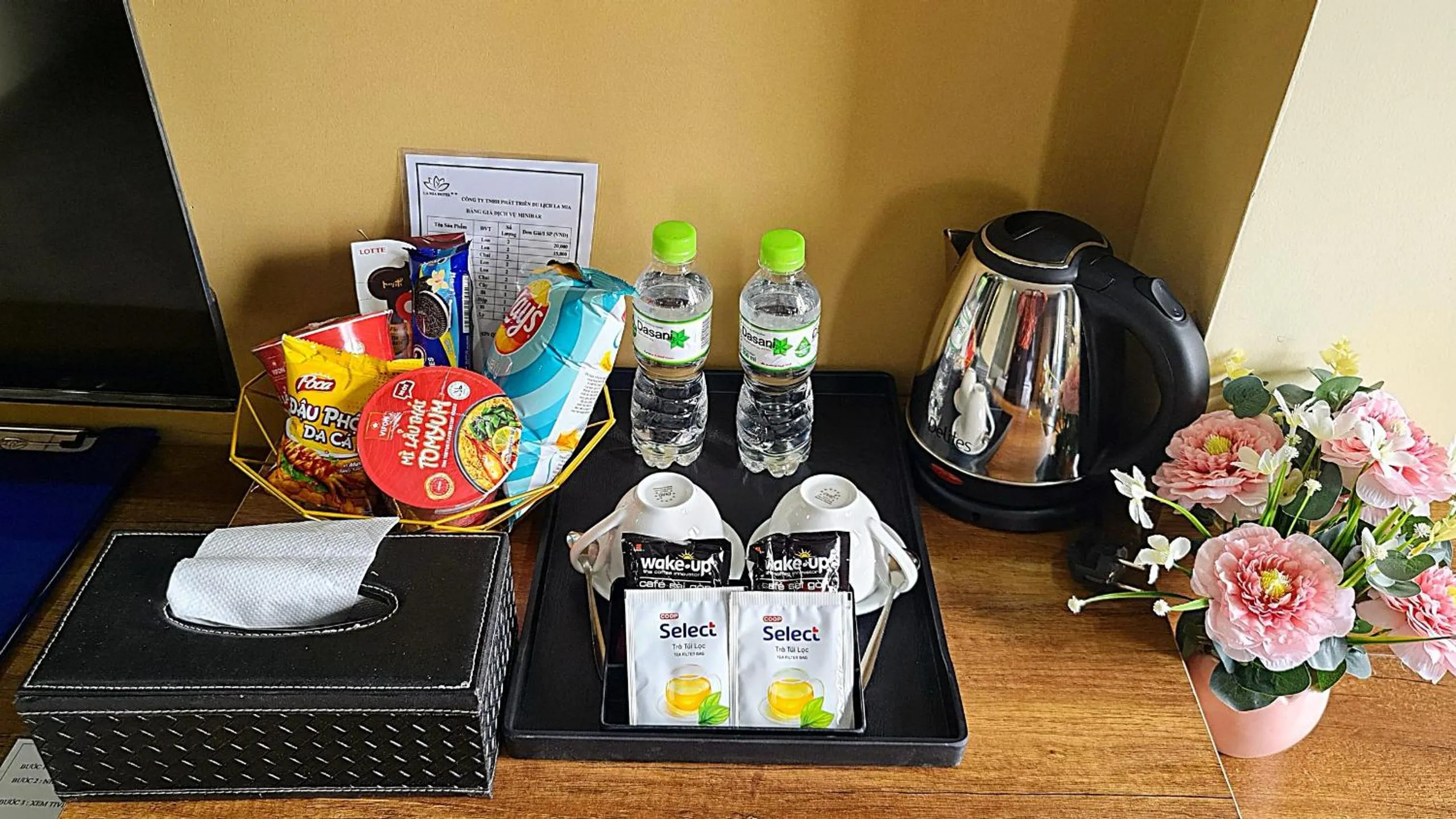 LA MIA Lakeview Hotel