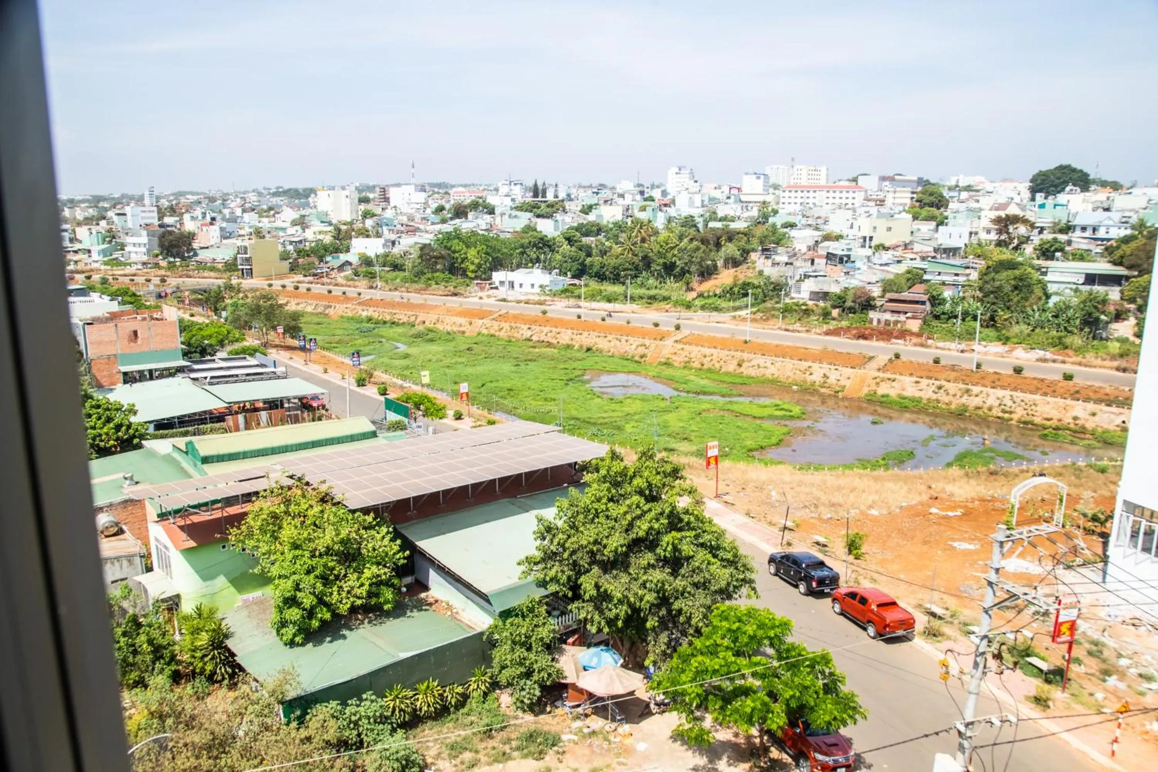 LA MIA Lakeview Hotel