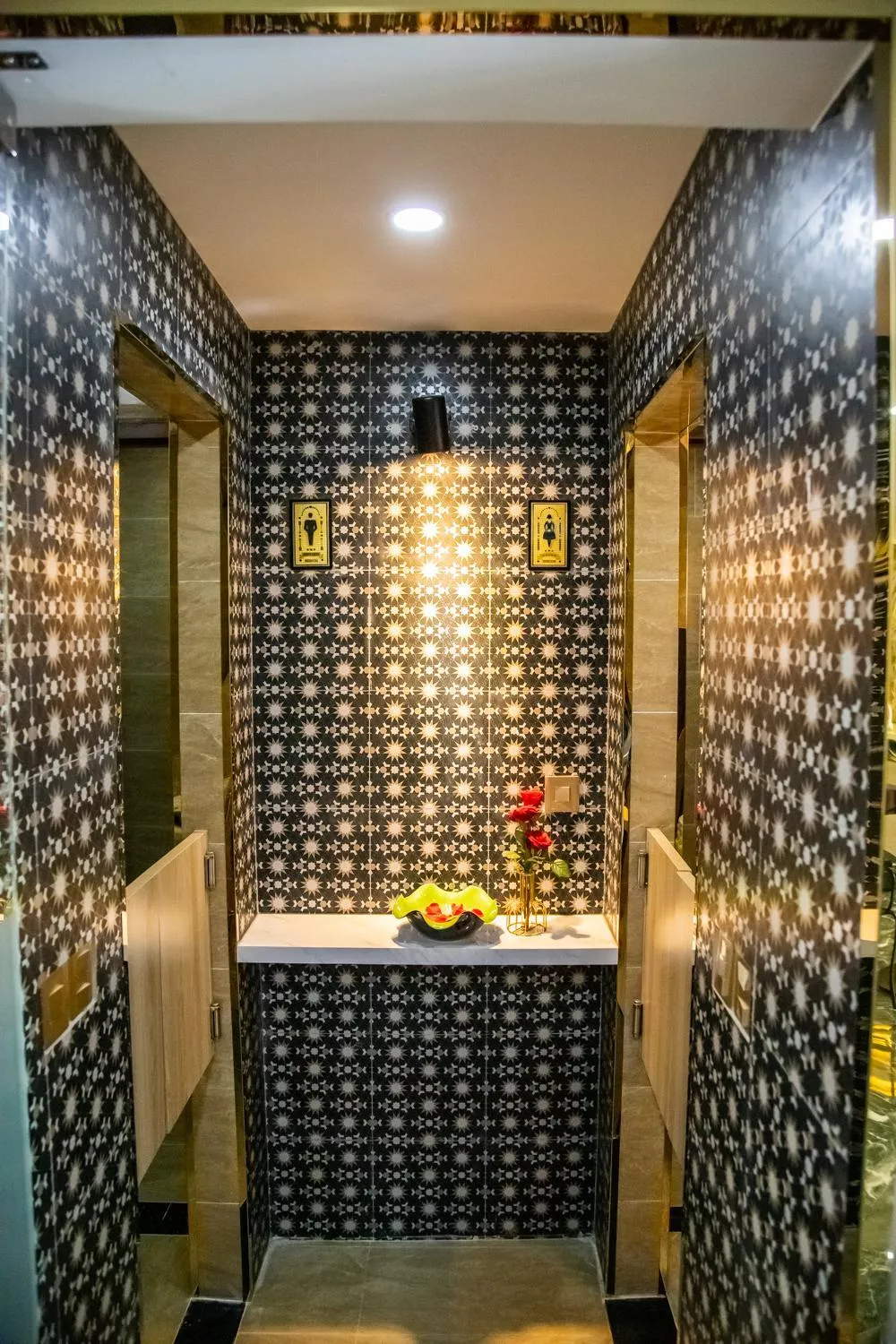 LA MIA Lakeview Hotel