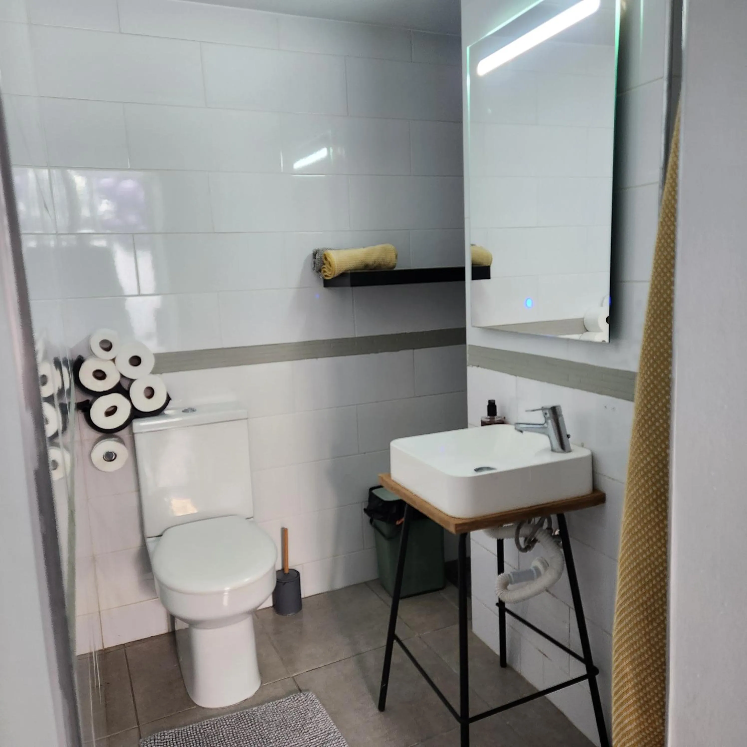 Shower in Salvia BnB, Habitaciones con Banos Privados