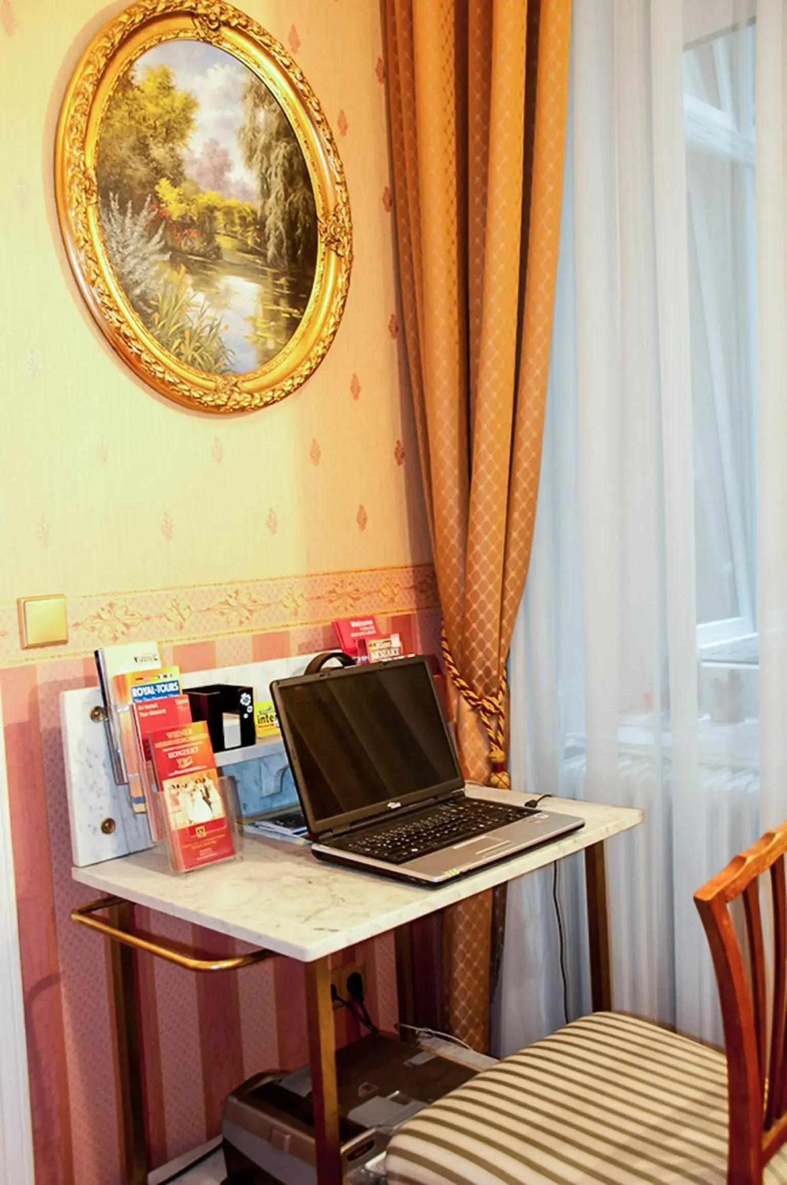 Lobby or reception in Pension Opera Suites I Self Check In Lobby or reception in Pension Opera Suites I Self Check In